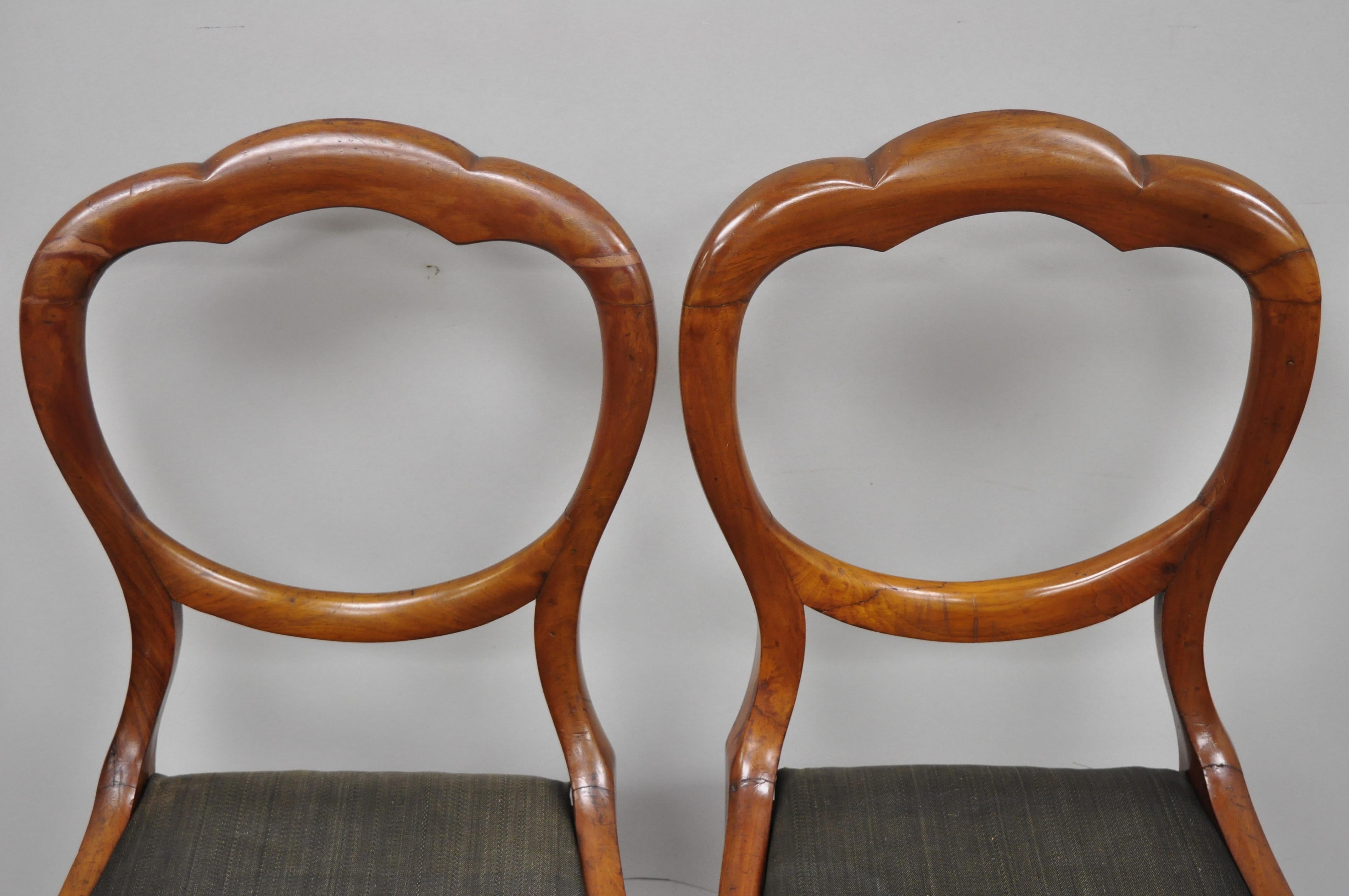 Antique 19th Century English Victorian Balloon Back Mahogany Library Side Chairs For Sale 1