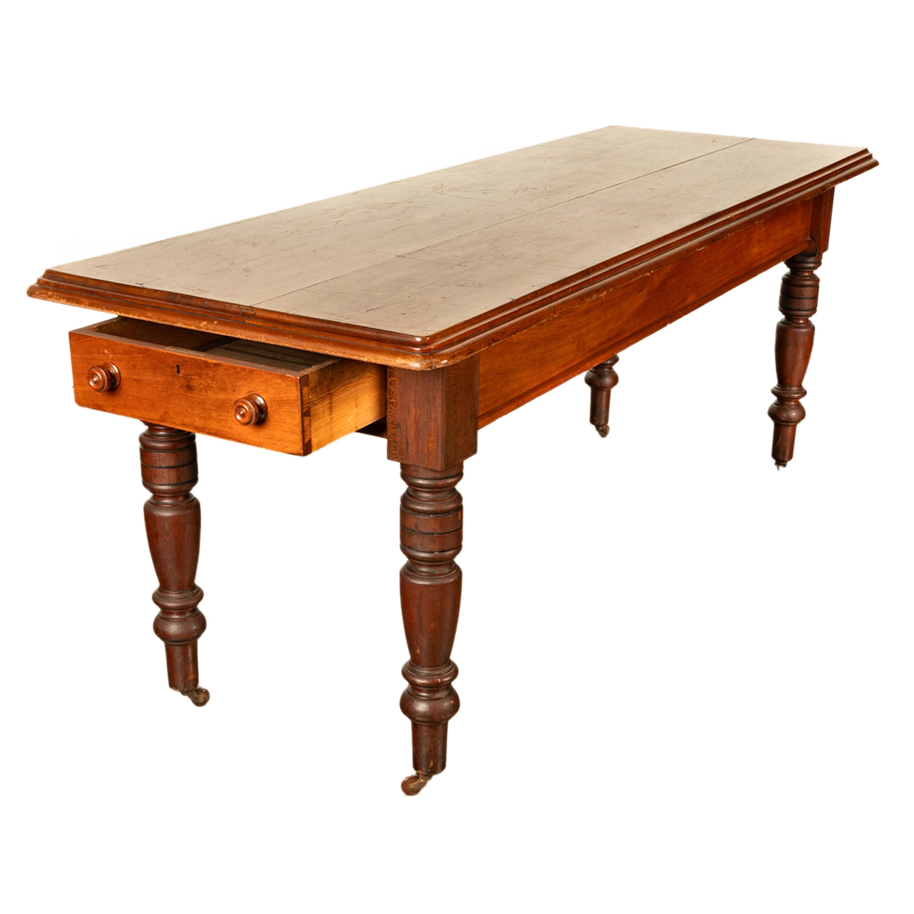The English Country House Antiques Table de Réfectoire de Salle à Manger en Noyer du 19ème siècle. en vente 4