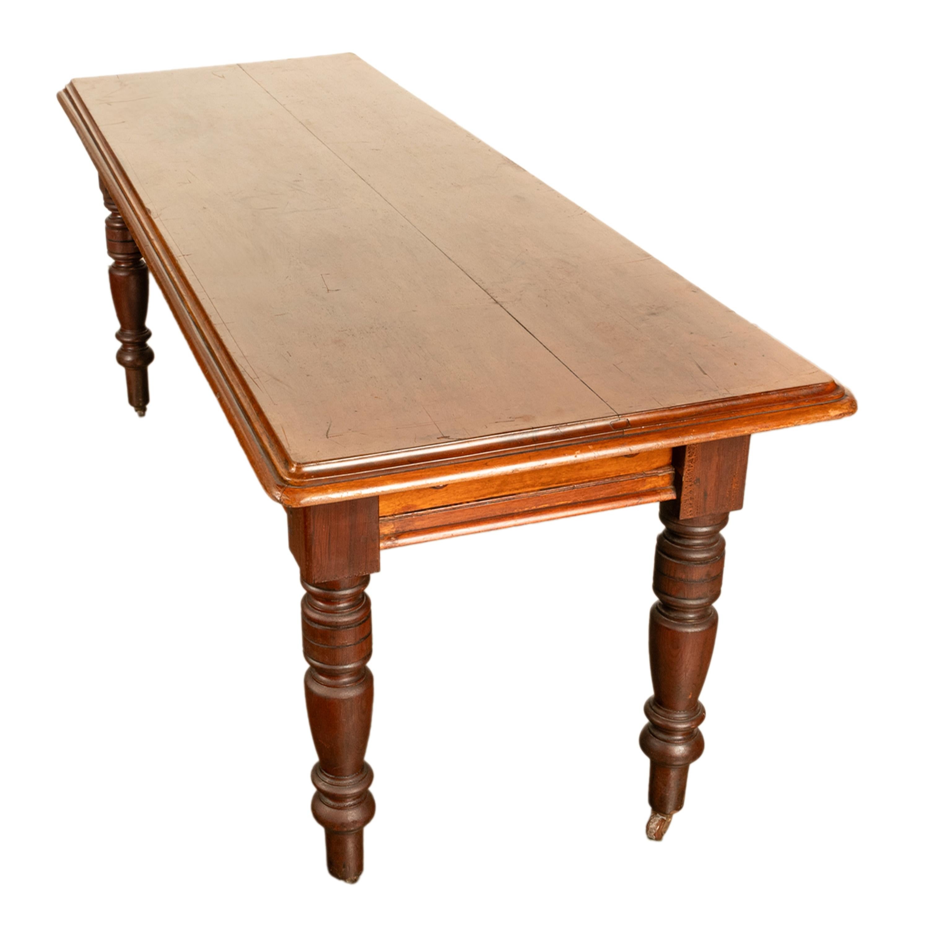 The English Country House Antiques Table de Réfectoire de Salle à Manger en Noyer du 19ème siècle. Bon état - En vente à Portland, OR