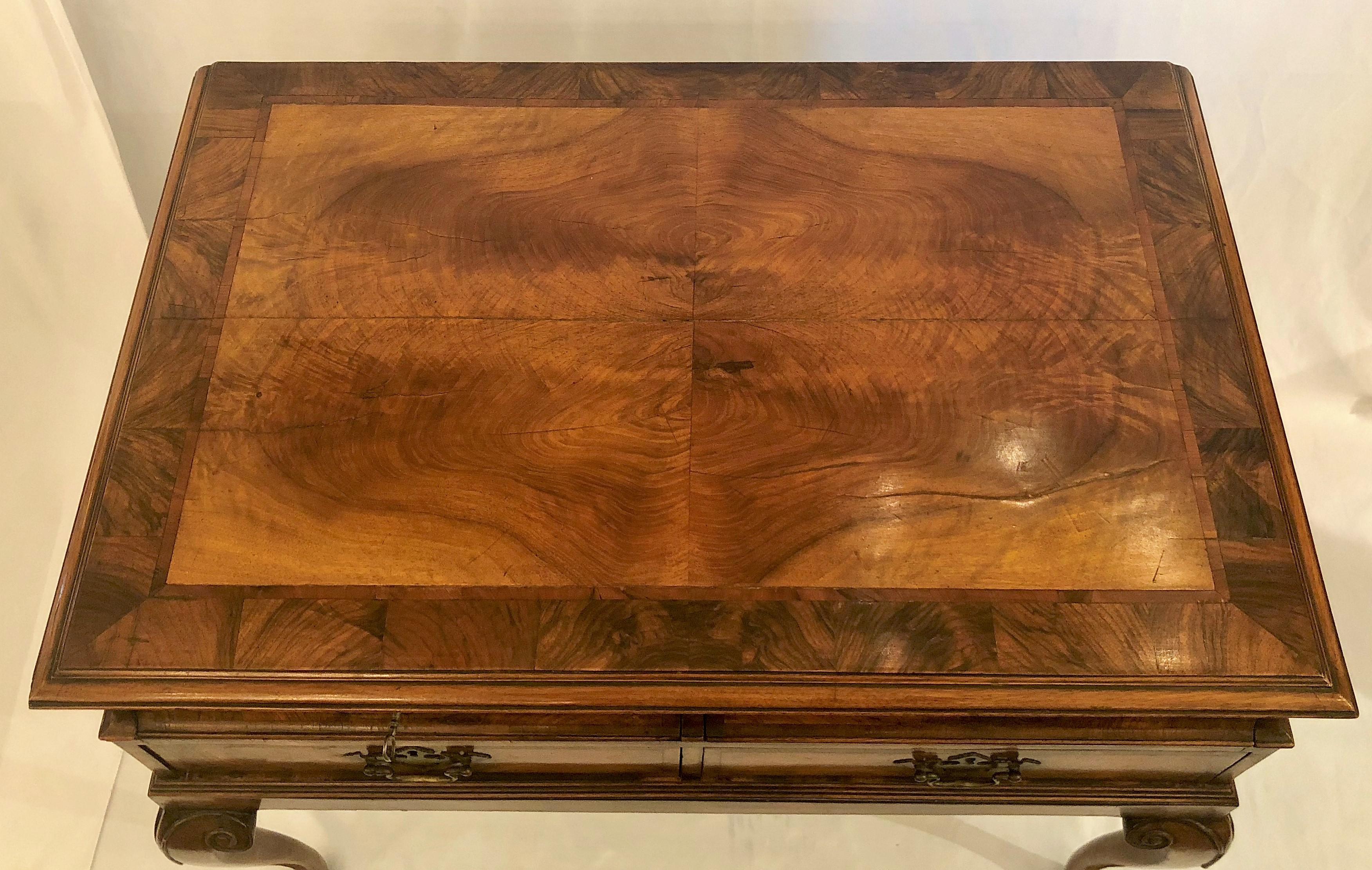 Antique 19th Century English Walnut Lowboy In Good Condition In New Orleans, LA