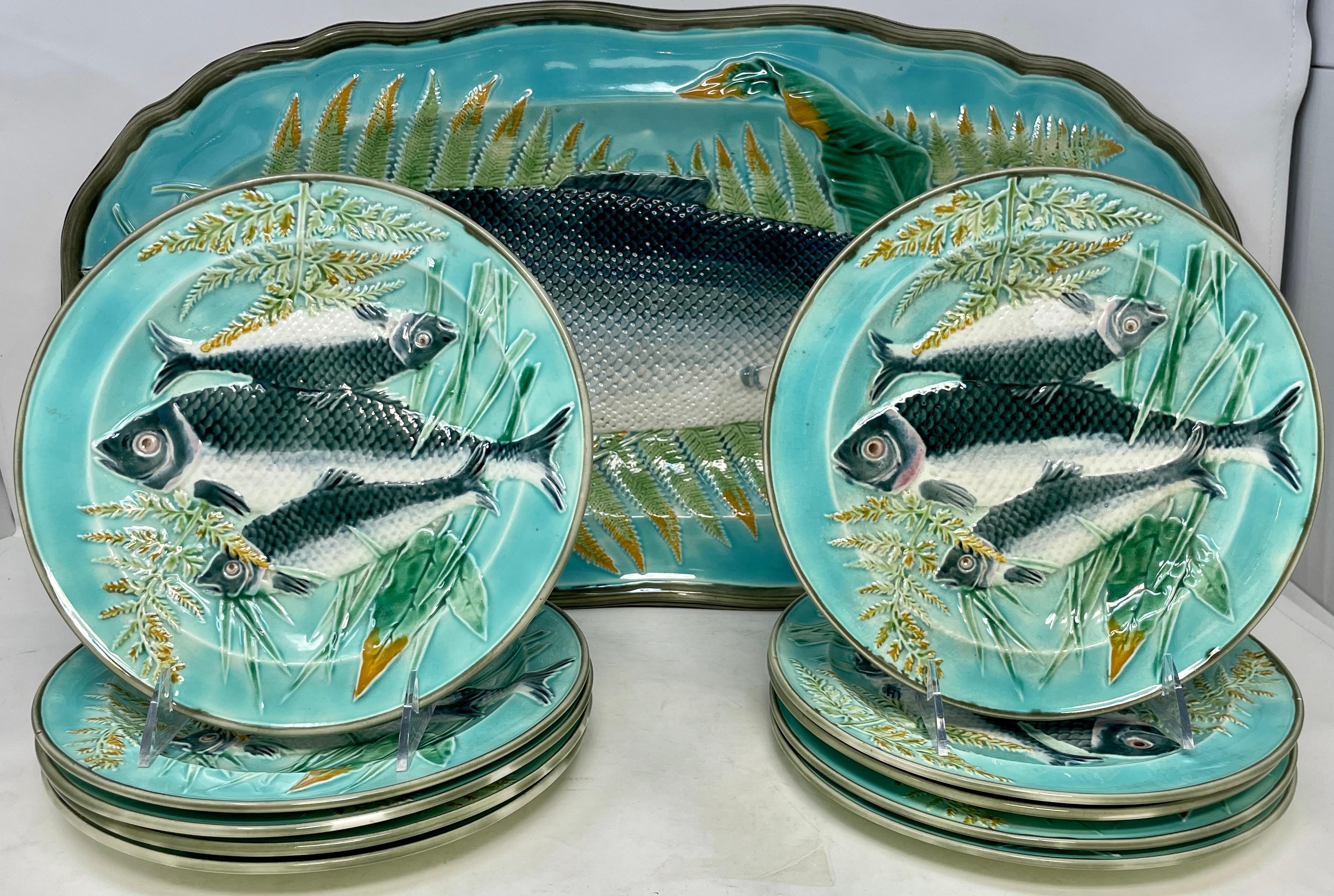 Antique 19th Century English Wedgwood Majolica Fish Set, 1 Platter and 10 Plates In Good Condition In New Orleans, LA