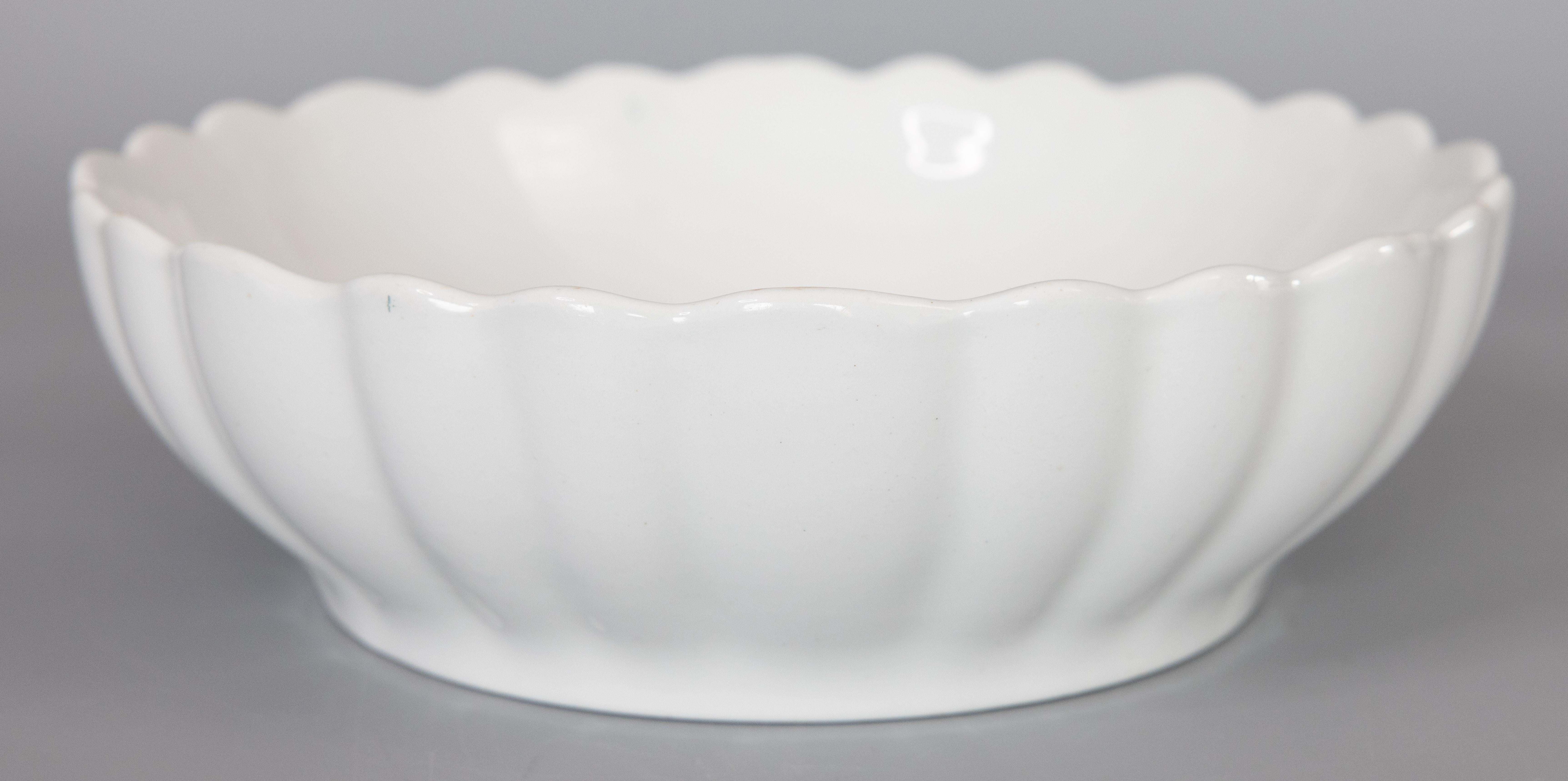 Antique 19th Century English White Ironstone Fluted Bowl In Good Condition In Pearland, TX