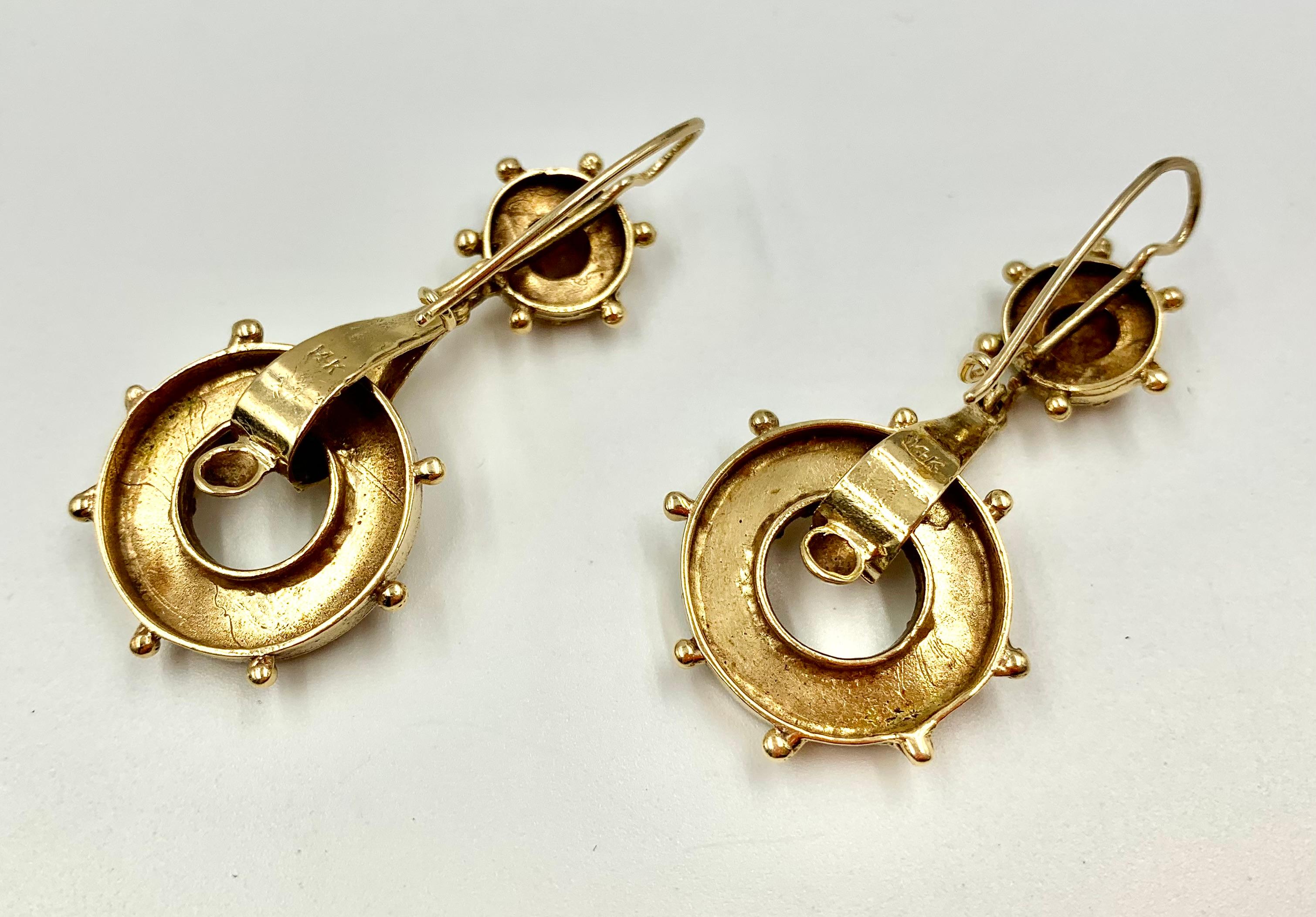 Orecchini antichi del XIX secolo in oro giallo 14 carati di stile Ertuscan Revival in vendita 1