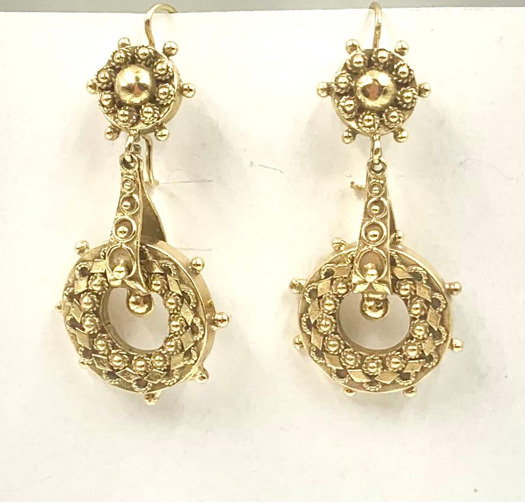 Orecchini antichi del XIX secolo in oro giallo 14 carati di stile Ertuscan Revival in vendita 4