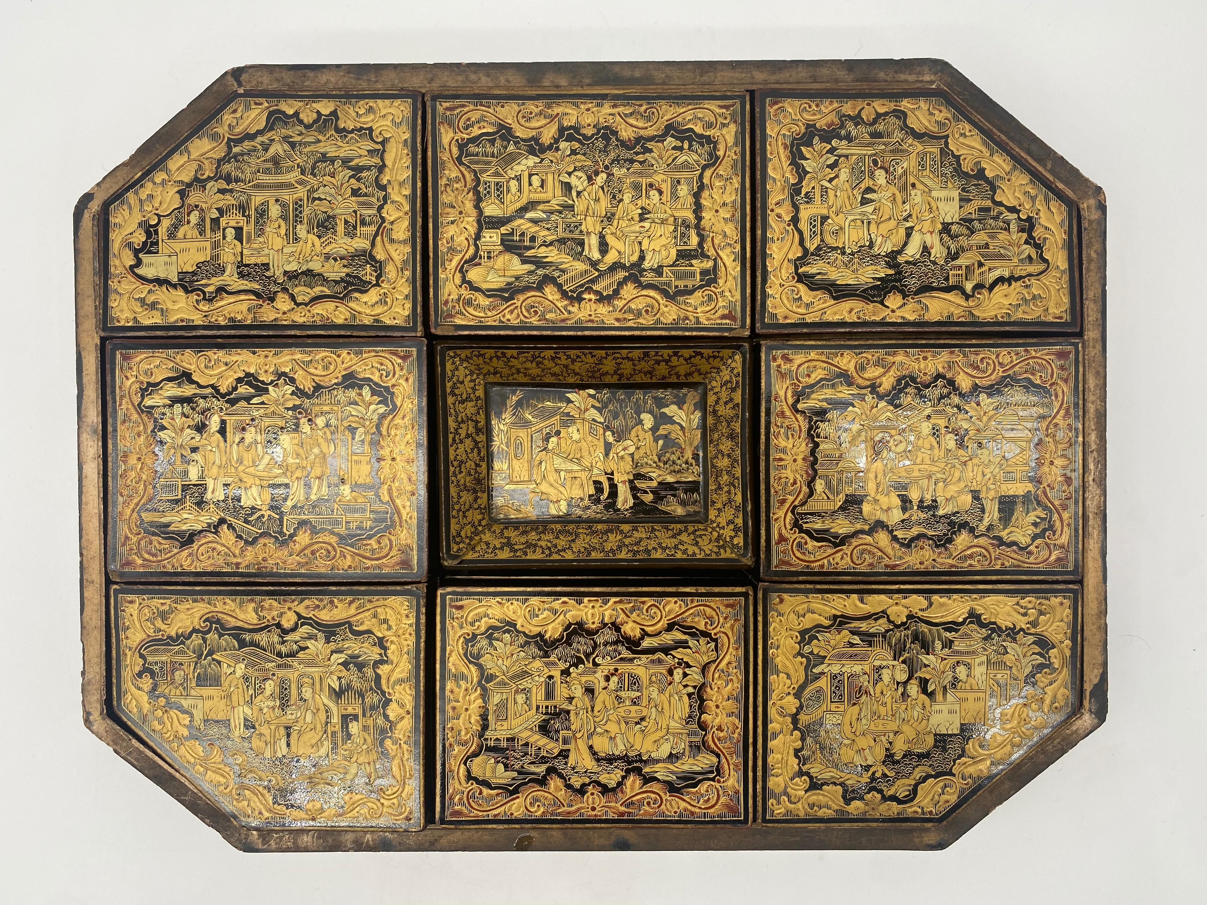 Antike chinesische vergoldete Chinoiserie-Lack-Spielkasten, Export, 19. Jahrhundert (Qing-Dynastie) im Angebot
