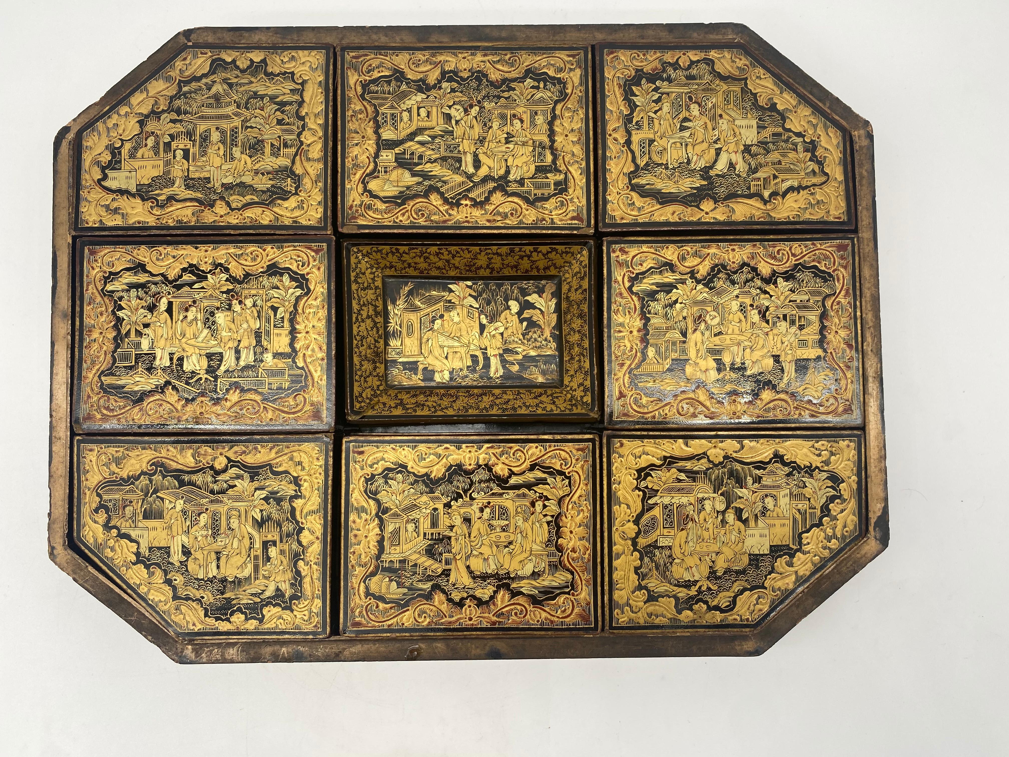 Antique 19th Century Export Chinese Gilt Chinoiserie Lacquer Gaming Box In Good Condition For Sale In Brea, CA