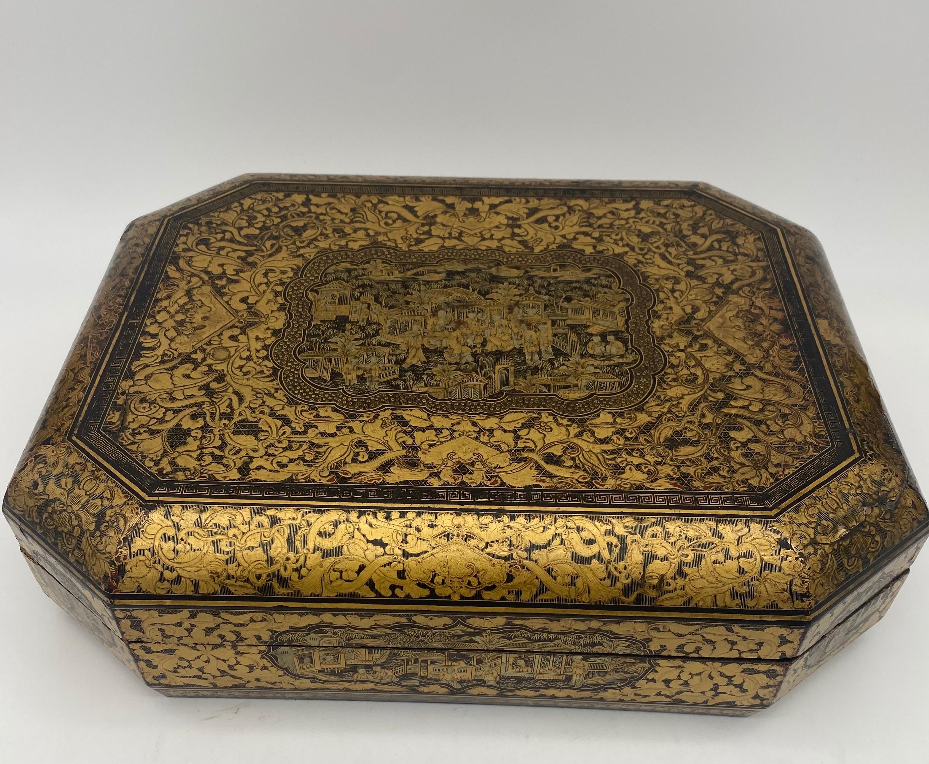Antike chinesische vergoldete Chinoiserie-Lack-Spielkasten, Export, 19. Jahrhundert im Angebot 1