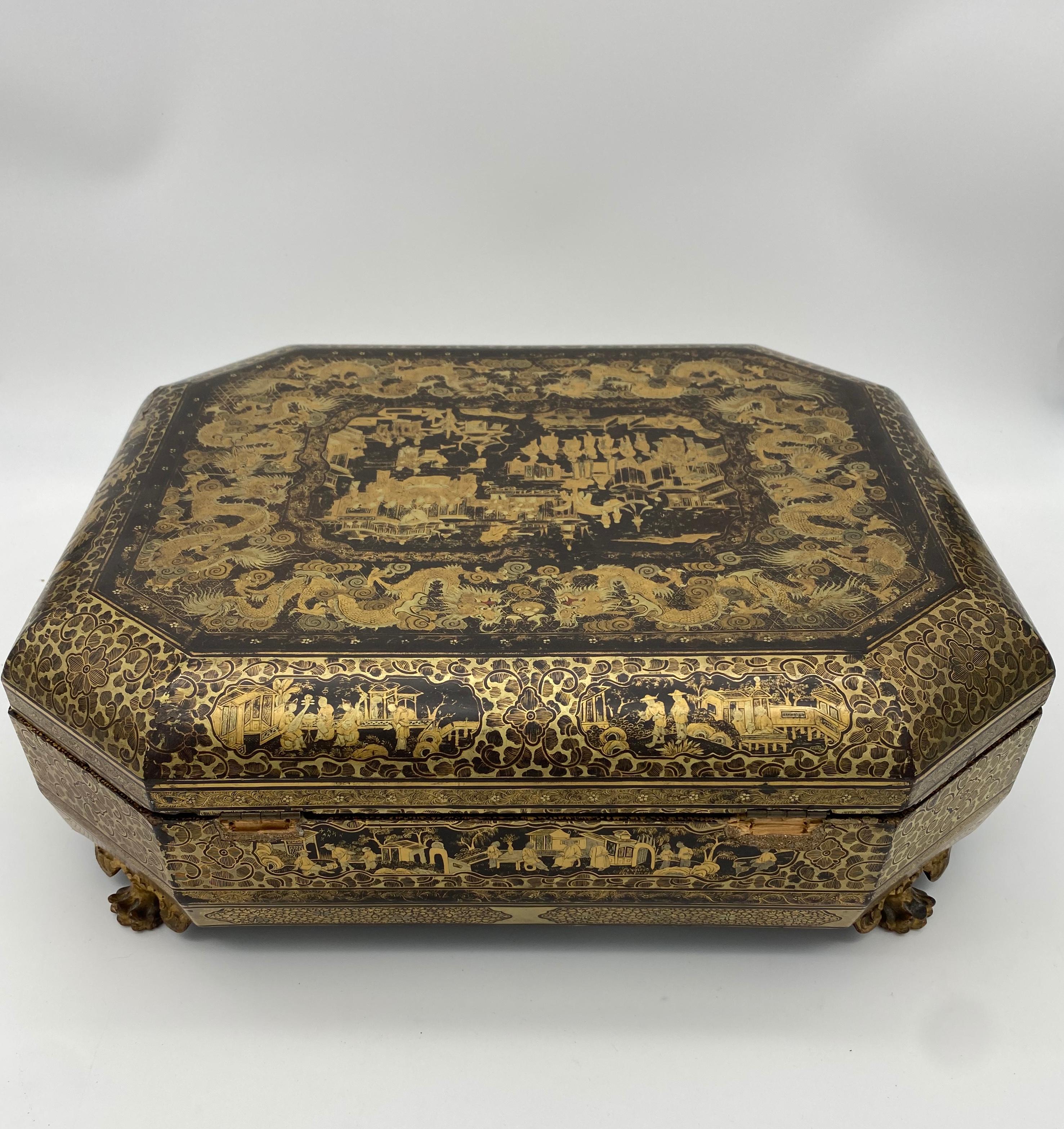 Antique 19th Century Export Chinese Lacquer Gaming Box For Sale 4