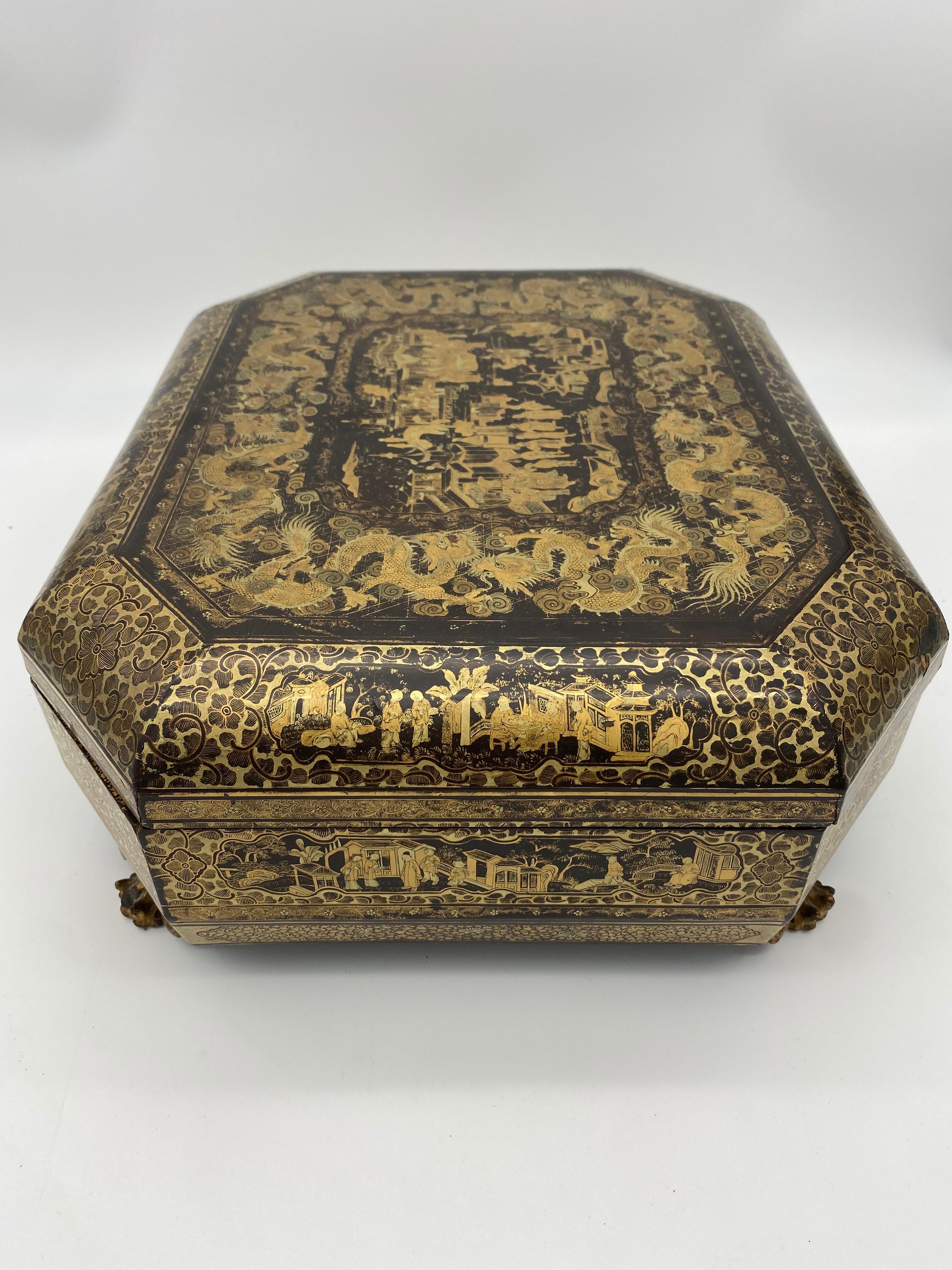Antique 19th Century Export Chinese Lacquer Gaming Box For Sale 4