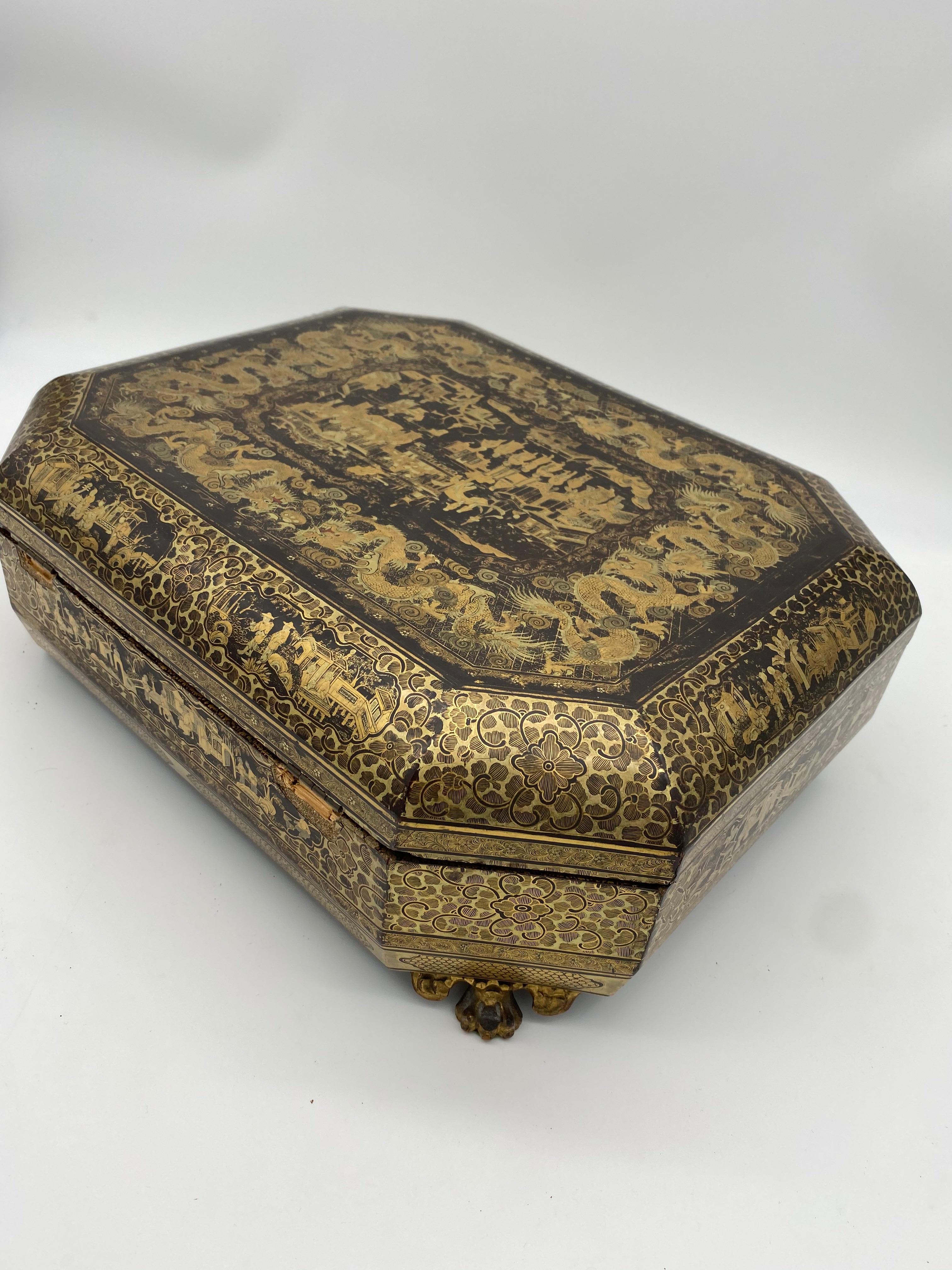 Antique 19th Century Export Chinese Lacquer Gaming Box For Sale 7