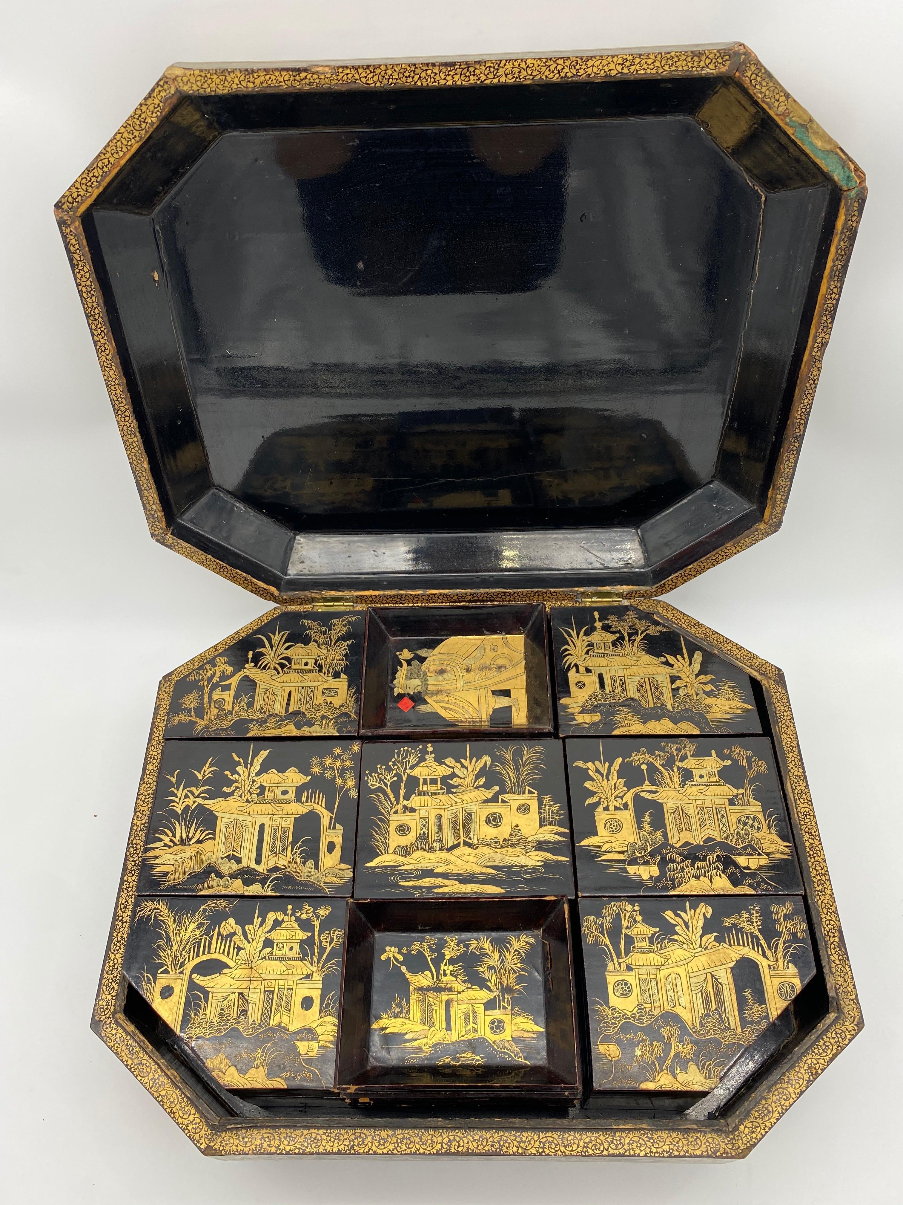 Qing Antique 19th Century Export Chinese Lacquer Gaming Box For Sale