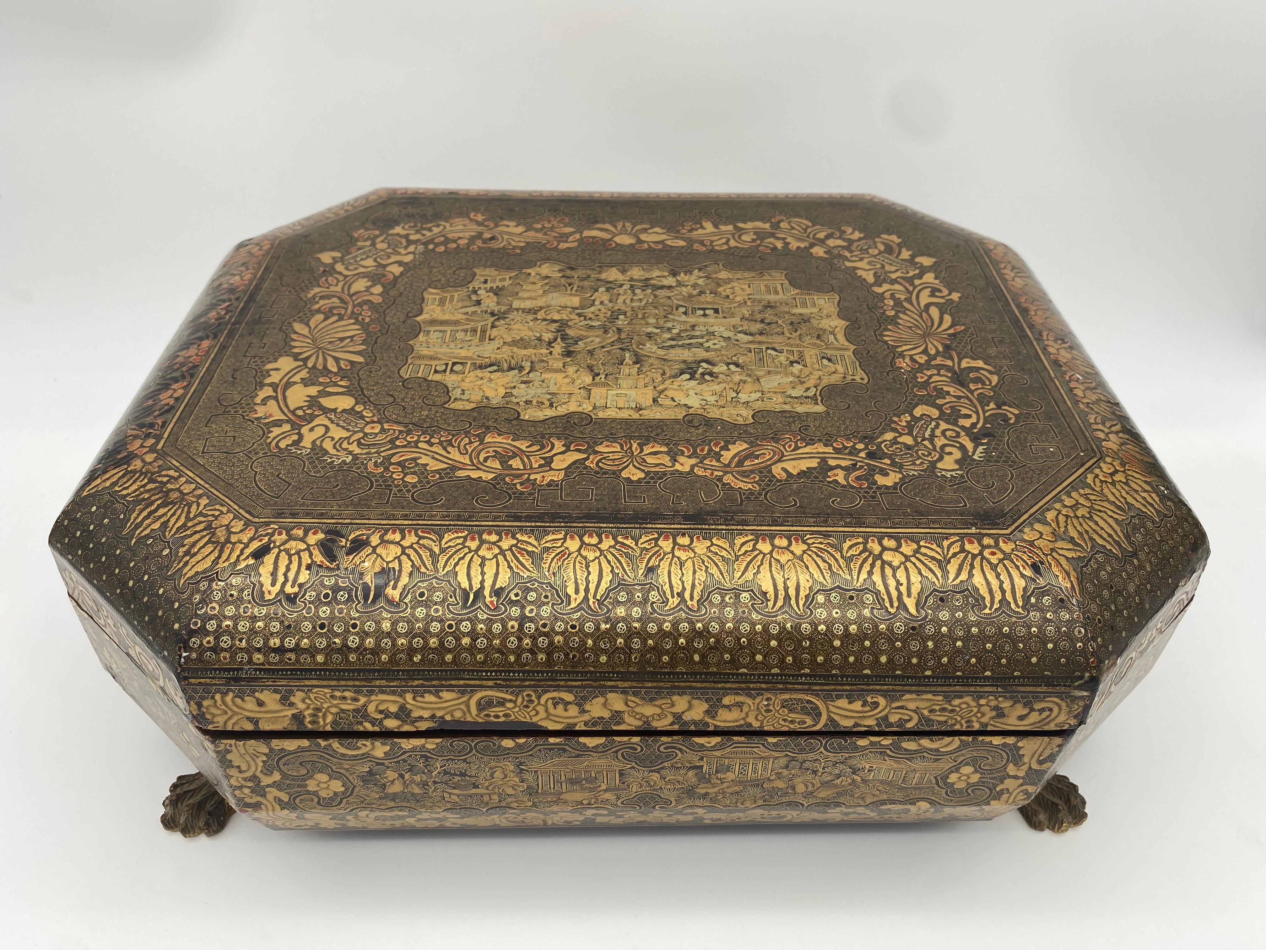 Antique 19th Century Export Chinese Lacquer Gaming Box In Good Condition For Sale In Brea, CA