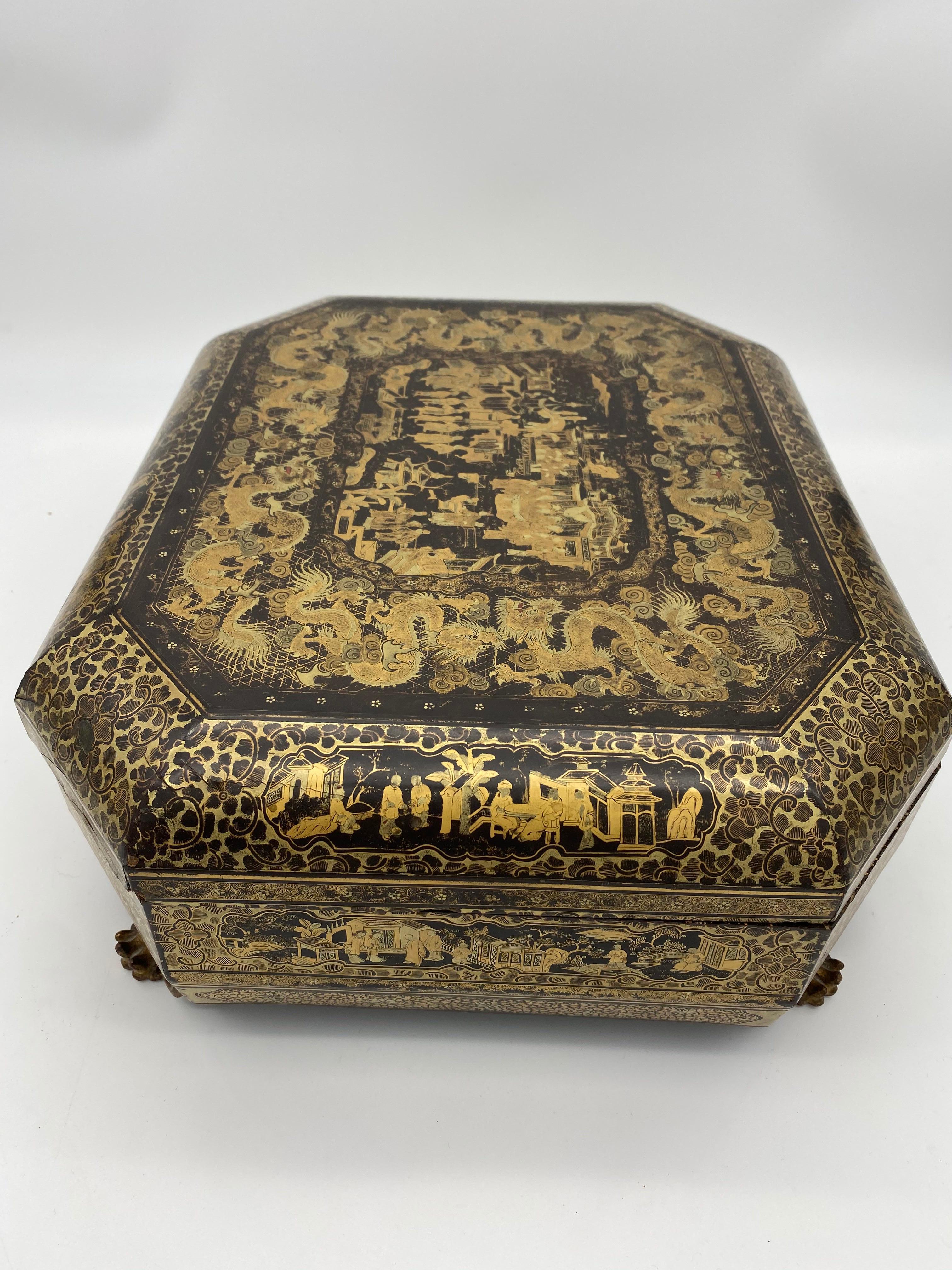 Antique 19th Century Export Chinese Lacquer Gaming Box For Sale 3