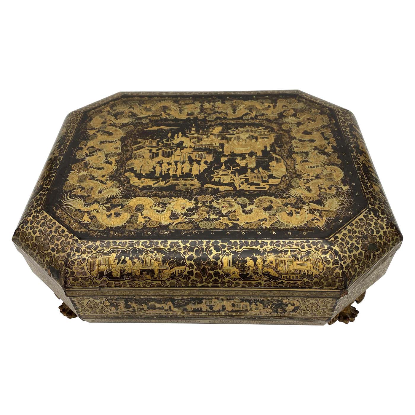 Antique 19th Century Export Chinese Lacquer Gaming Box For Sale at 1stDibs