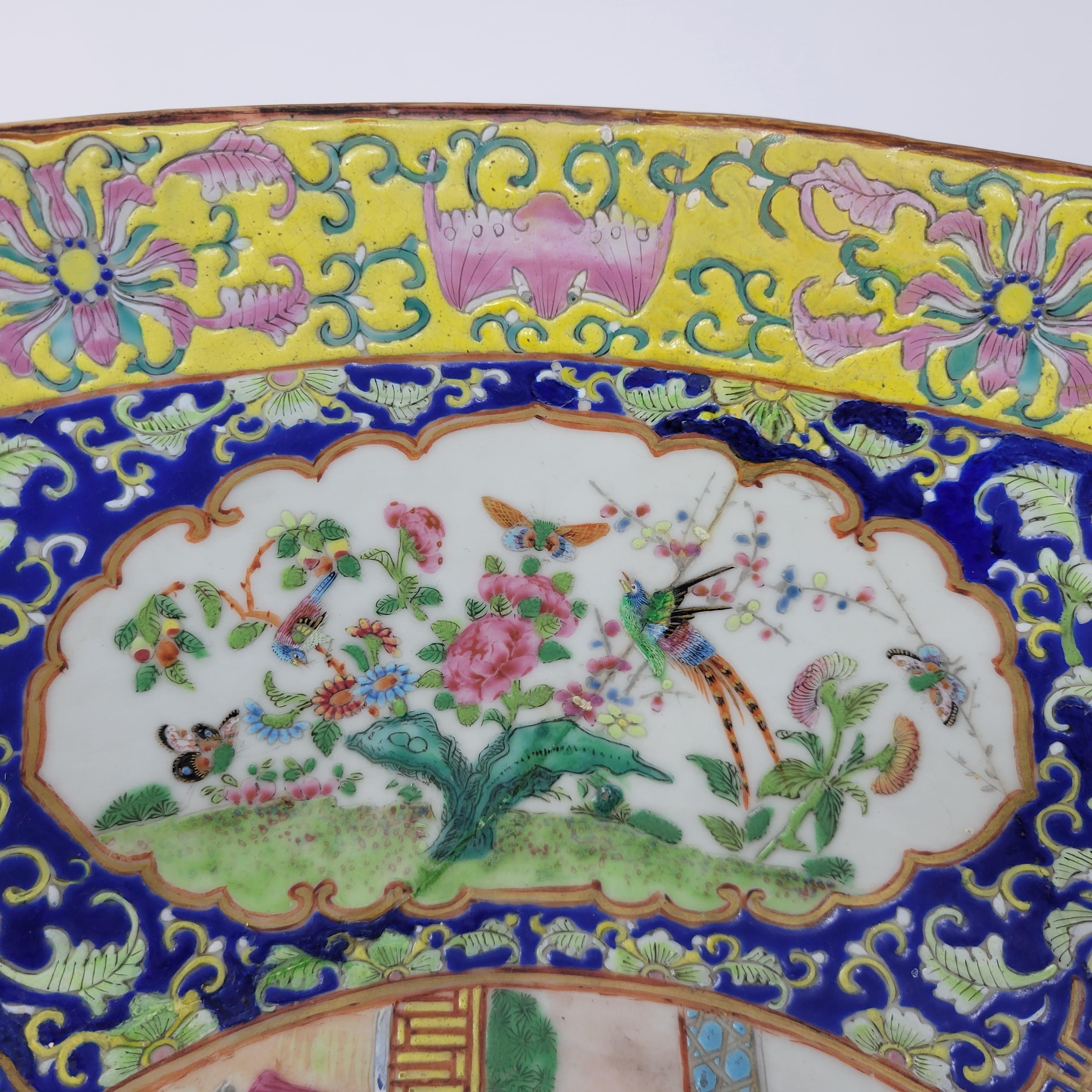 Antike chinesische Porzellanschale „Famille Rose“ aus dem 19. Jahrhundert im Angebot 1