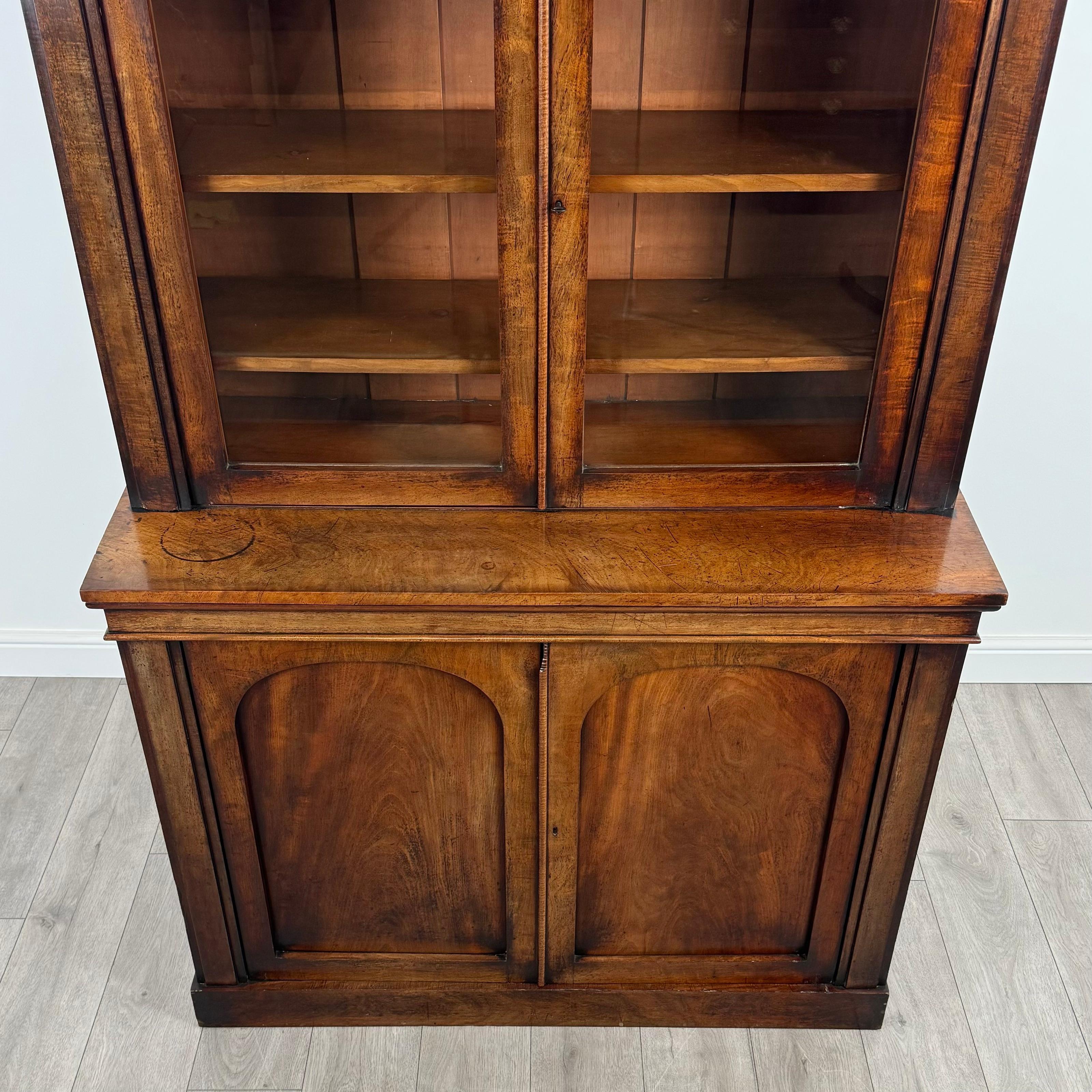 Bibliothèque ancienne du 19ème siècle de qualité supérieure en acajou (REF AF-3664) en vente 6