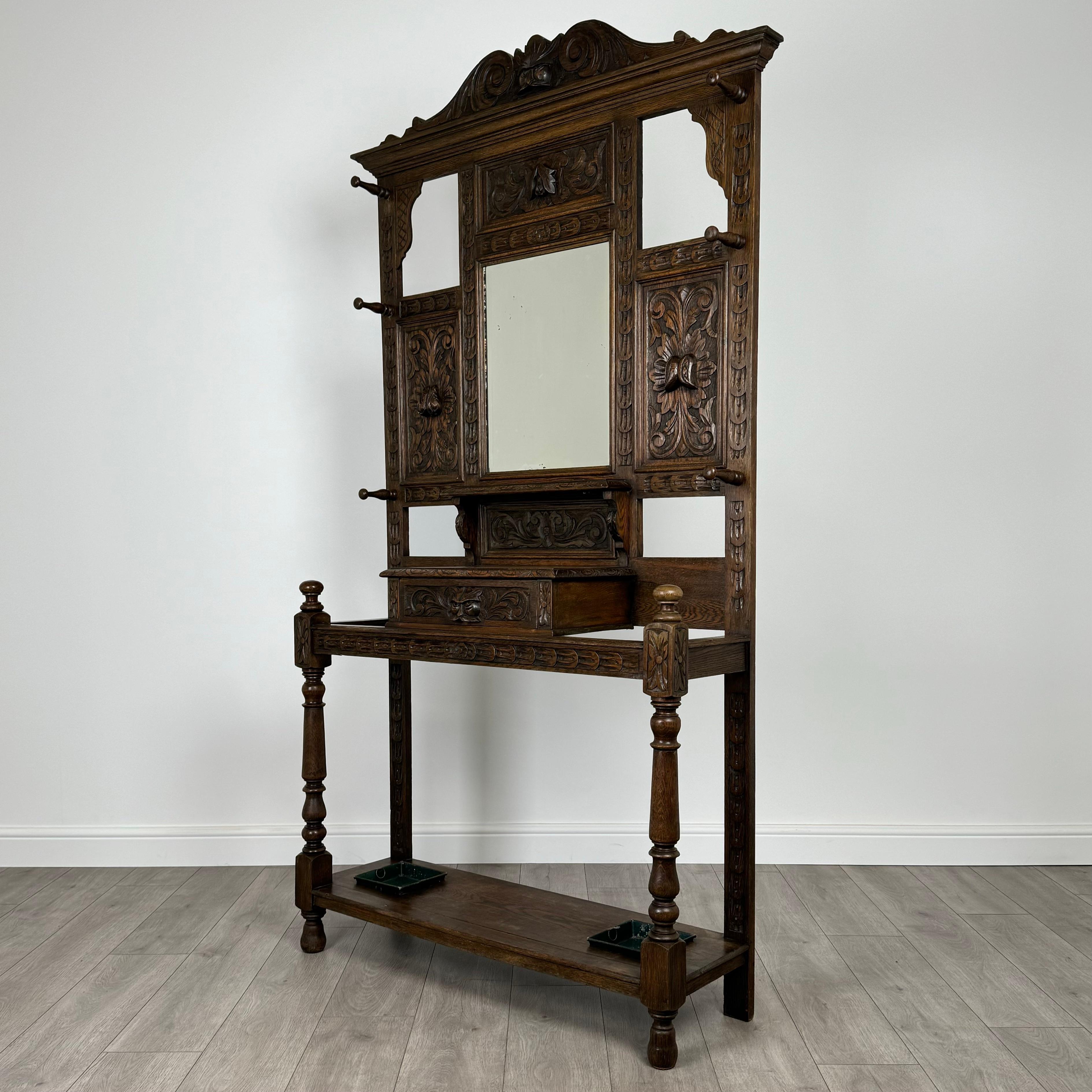 British Antique 19th Century Fine Quality Carved Oak Hall Stand ( REF AF-3682 ) For Sale