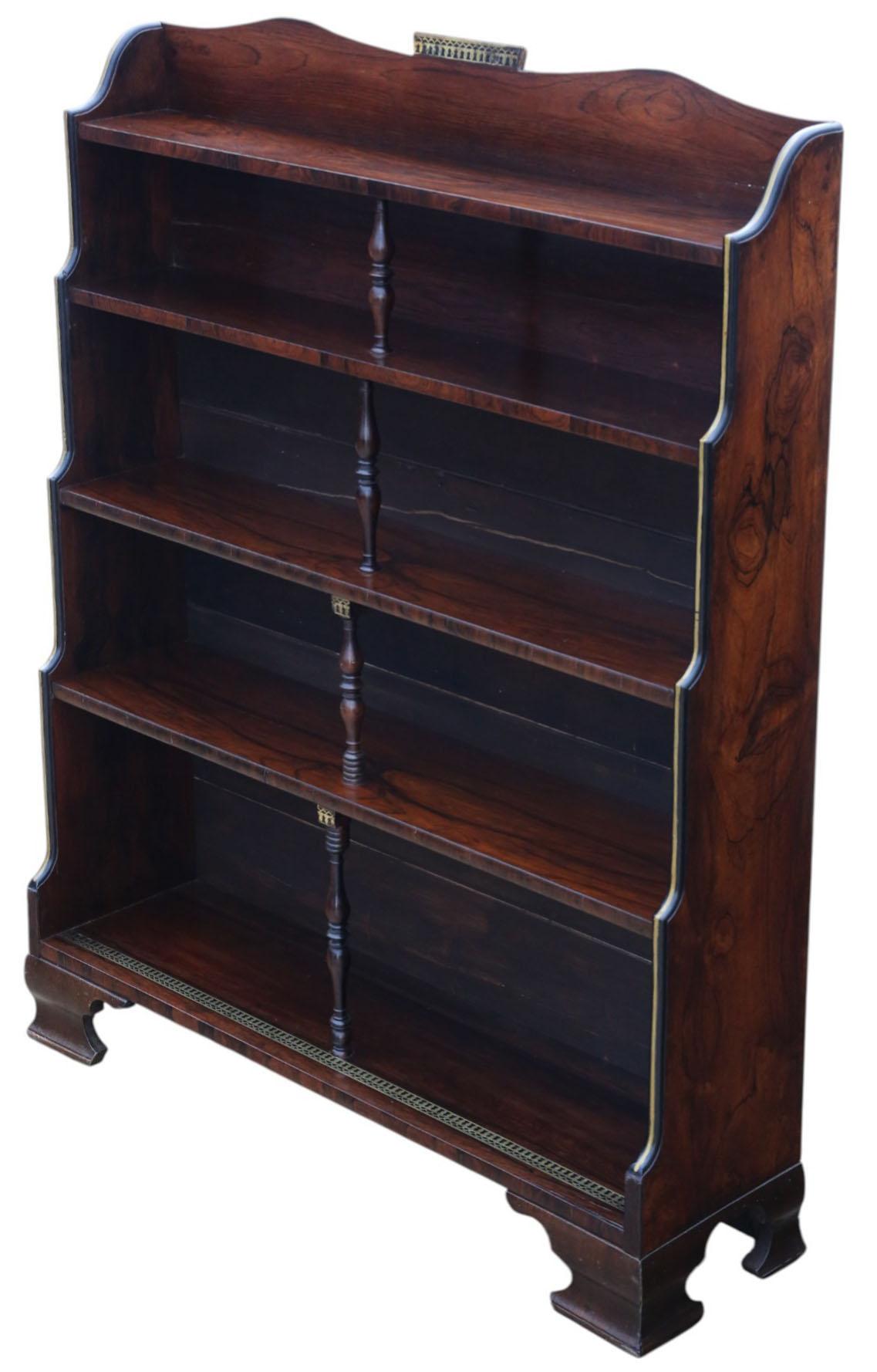 Antike 19. Jahrhundert feine Qualität Palisander Wasserfall Bücherregal mit Wandregale - Elegantes Design

Dieses hochwertige Wasserfall-Bücherregal aus Palisanderholz aus dem 19. Jahrhundert zeichnet sich durch klare Linien und ein elegantes Design