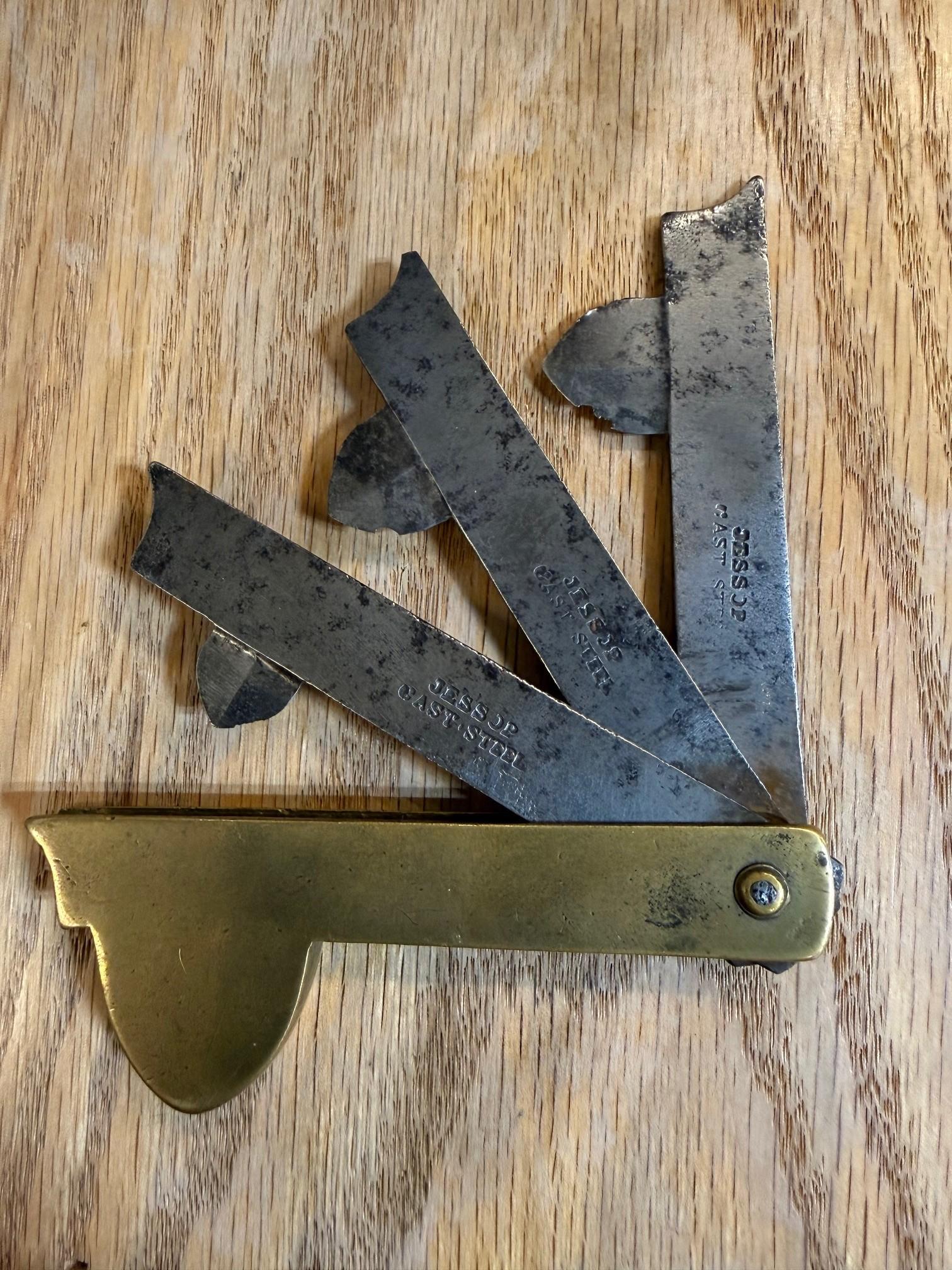 Anglais Antique Foldes anglais du 19e siècle pour saignées médicales, saignée, flamme, etc. en vente