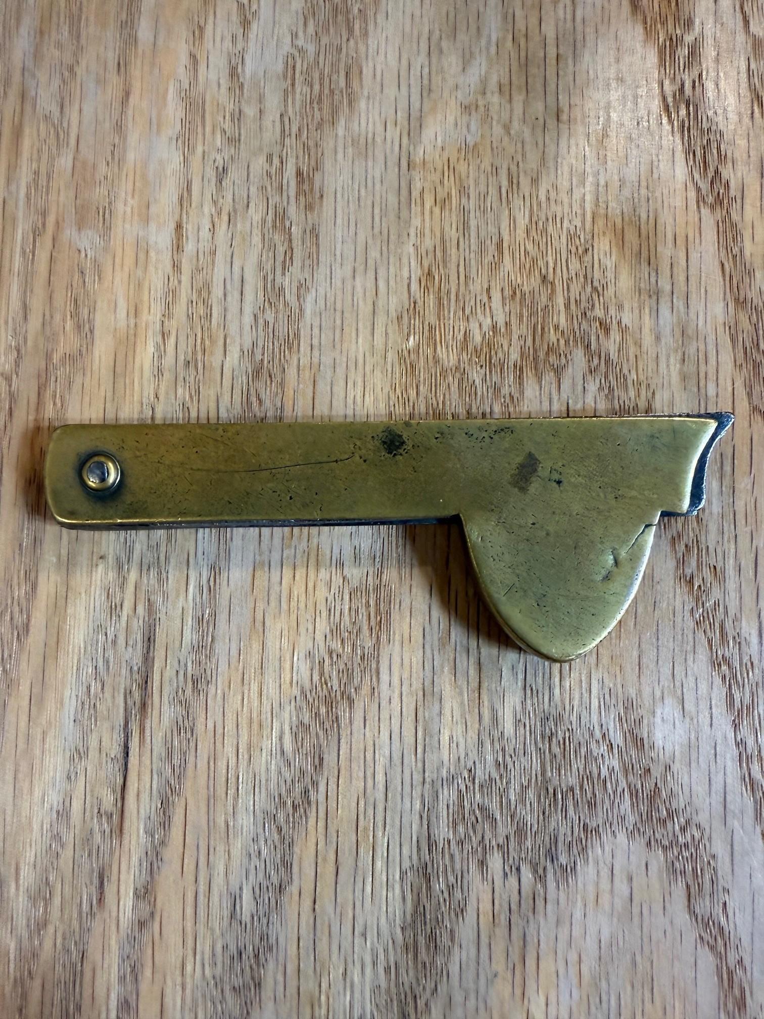 Antique Foldes anglais du 19e siècle pour saignées médicales, saignée, flamme, etc. en vente 3