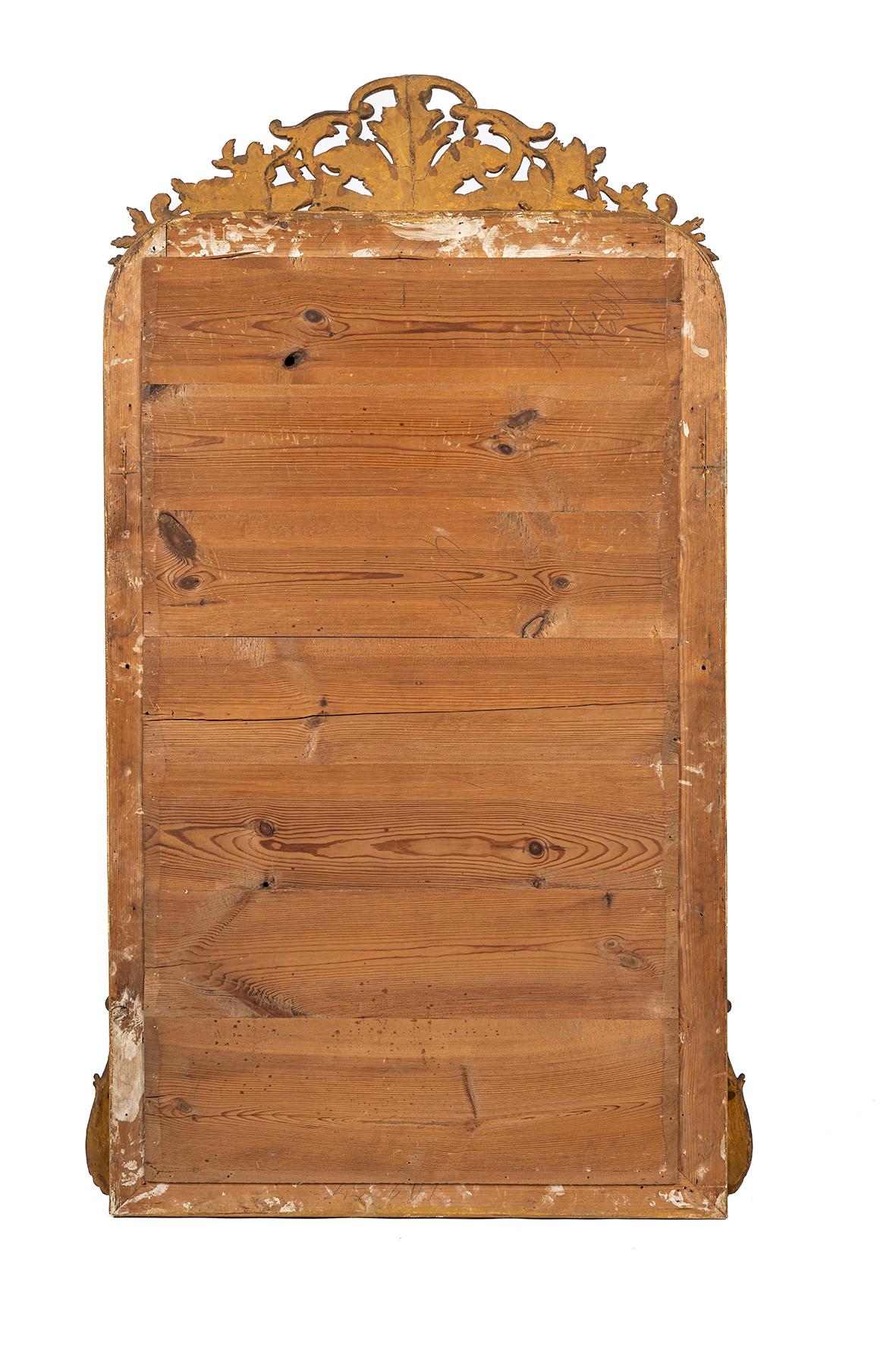 antiguo siglo XIX espejo dorado francés de Alsacia Louis Philippe con cresta Dorado en venta