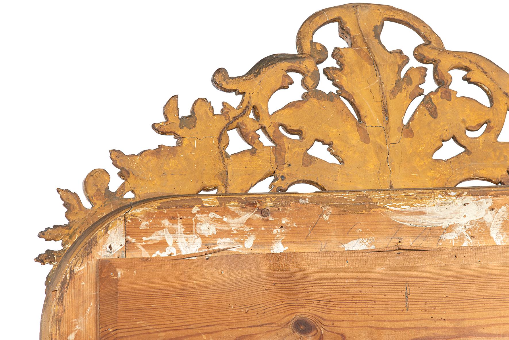 antiguo siglo XIX espejo dorado francés de Alsacia Louis Philippe con cresta en venta 2