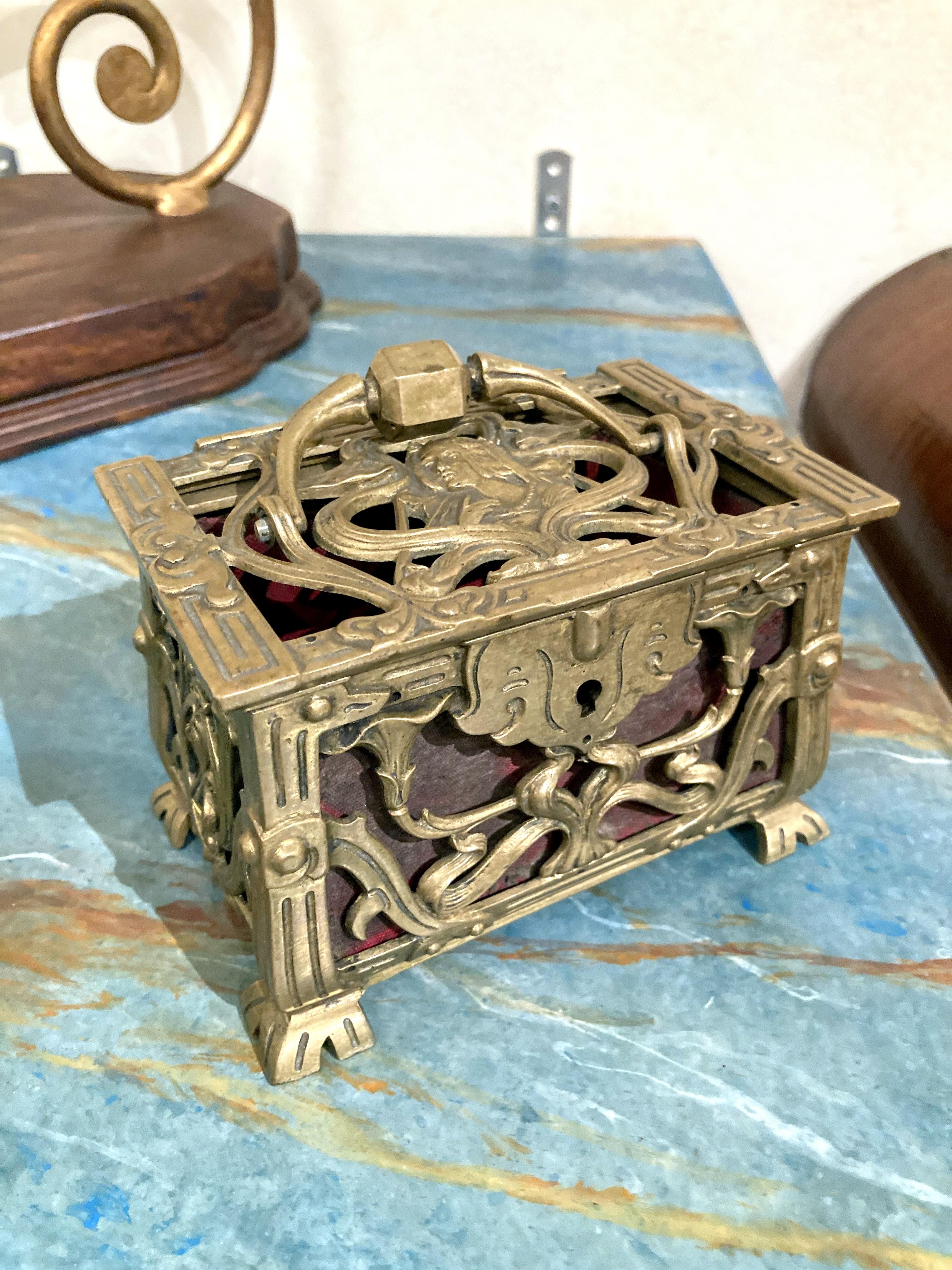Antique 19th Century French Art Nouveau Pierced Gilt Bronze Jewelry Box For Sale 8