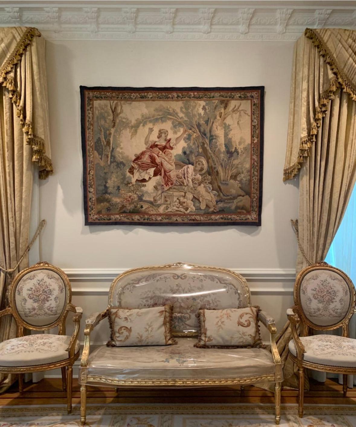 Antique 19th Century Französisch Aubusson Wandteppich Rococo vergoldet Sofa Loveseat (Handgewebt) im Angebot