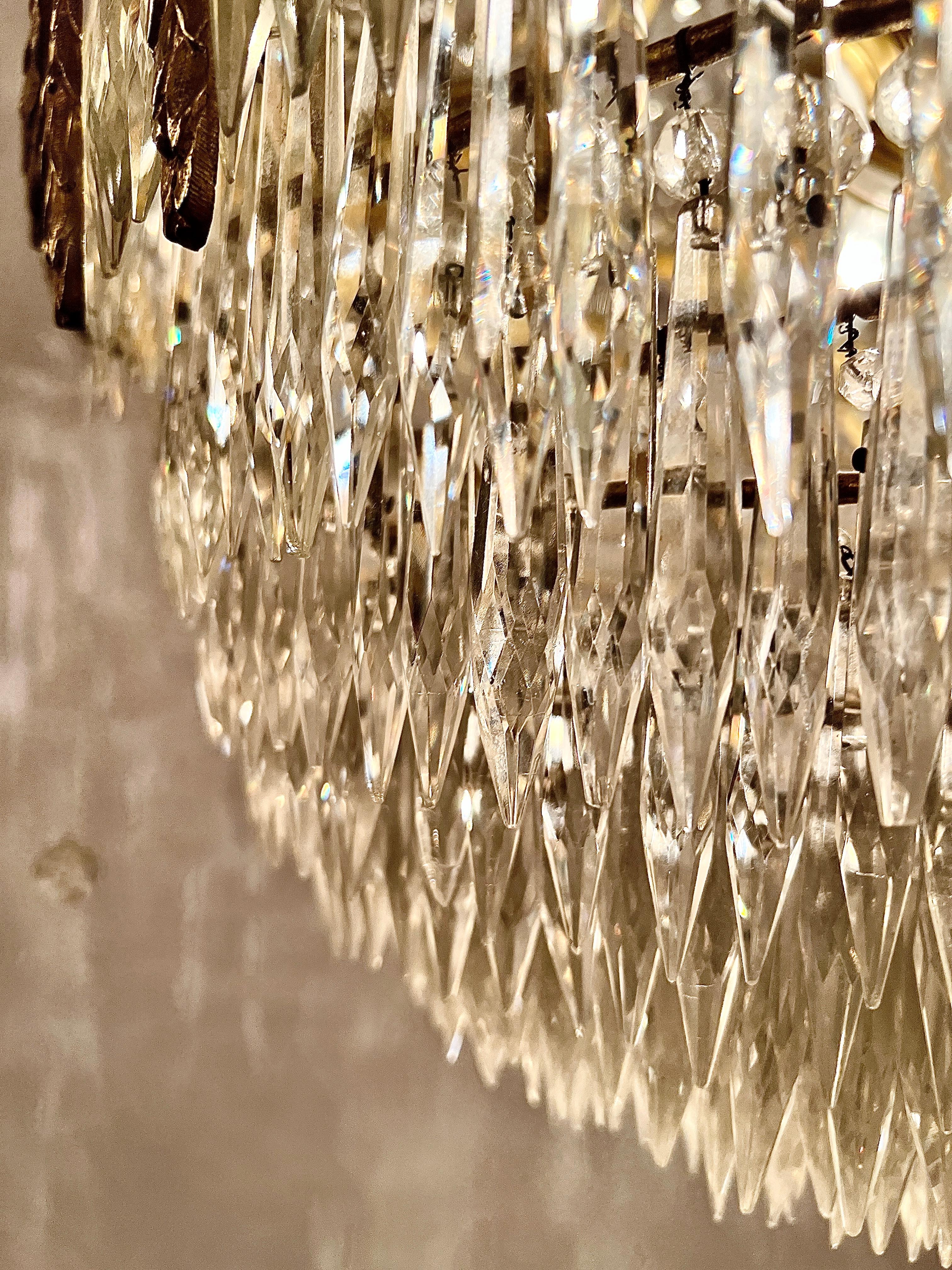 Antiker französischer Baccarat-Kristall- und Goldbronze-Kronleuchter aus dem 19. Jahrhundert, um 1890 im Zustand „Gut“ im Angebot in New Orleans, LA