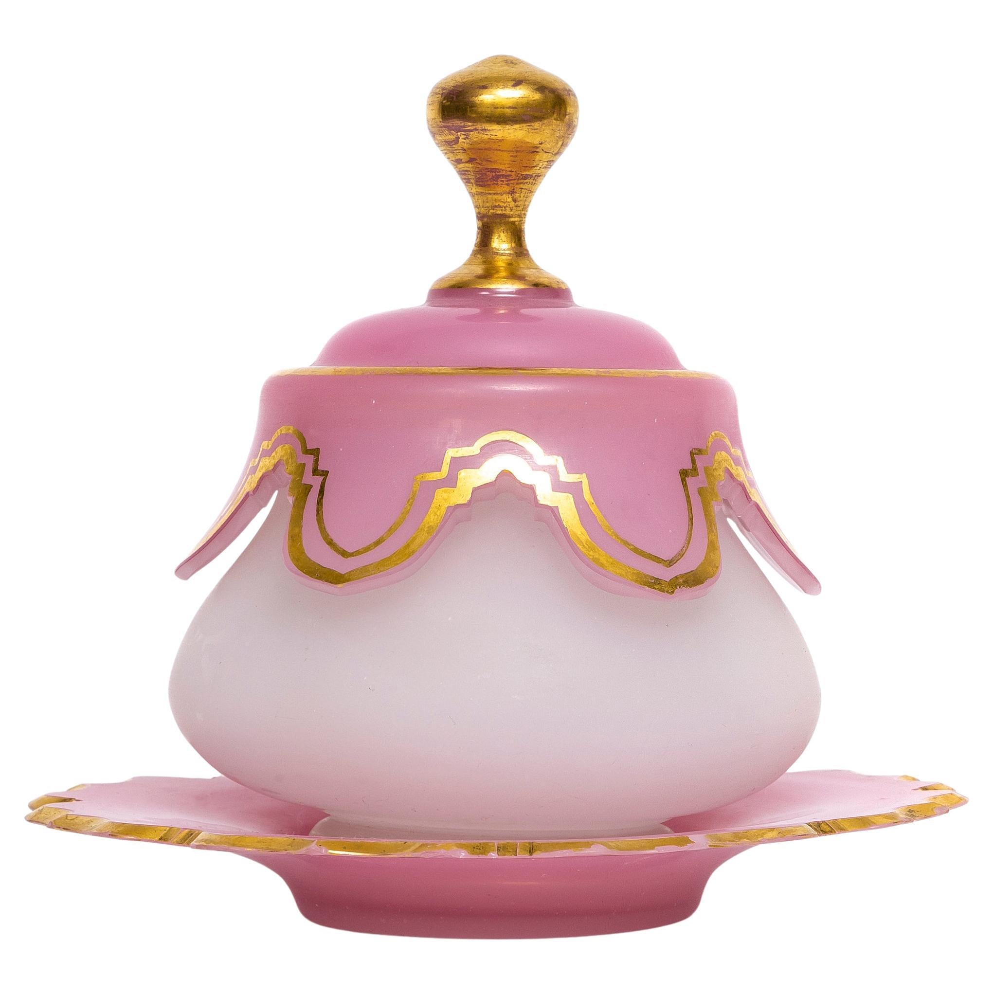 Antique French Baccarat del XIX secolo, ciotola ricoperta di cristallo opalino rosa e bianco