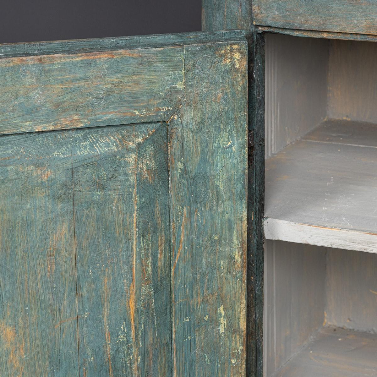 Antique 19th Century French Blue Painted Pine Wood Cupboard c.1880 For Sale 14