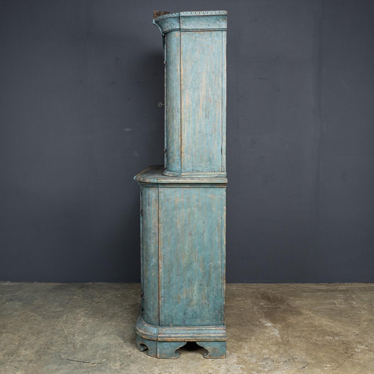 Victorian Antique 19th Century French Blue Painted Pine Wood Cupboard c.1880 For Sale