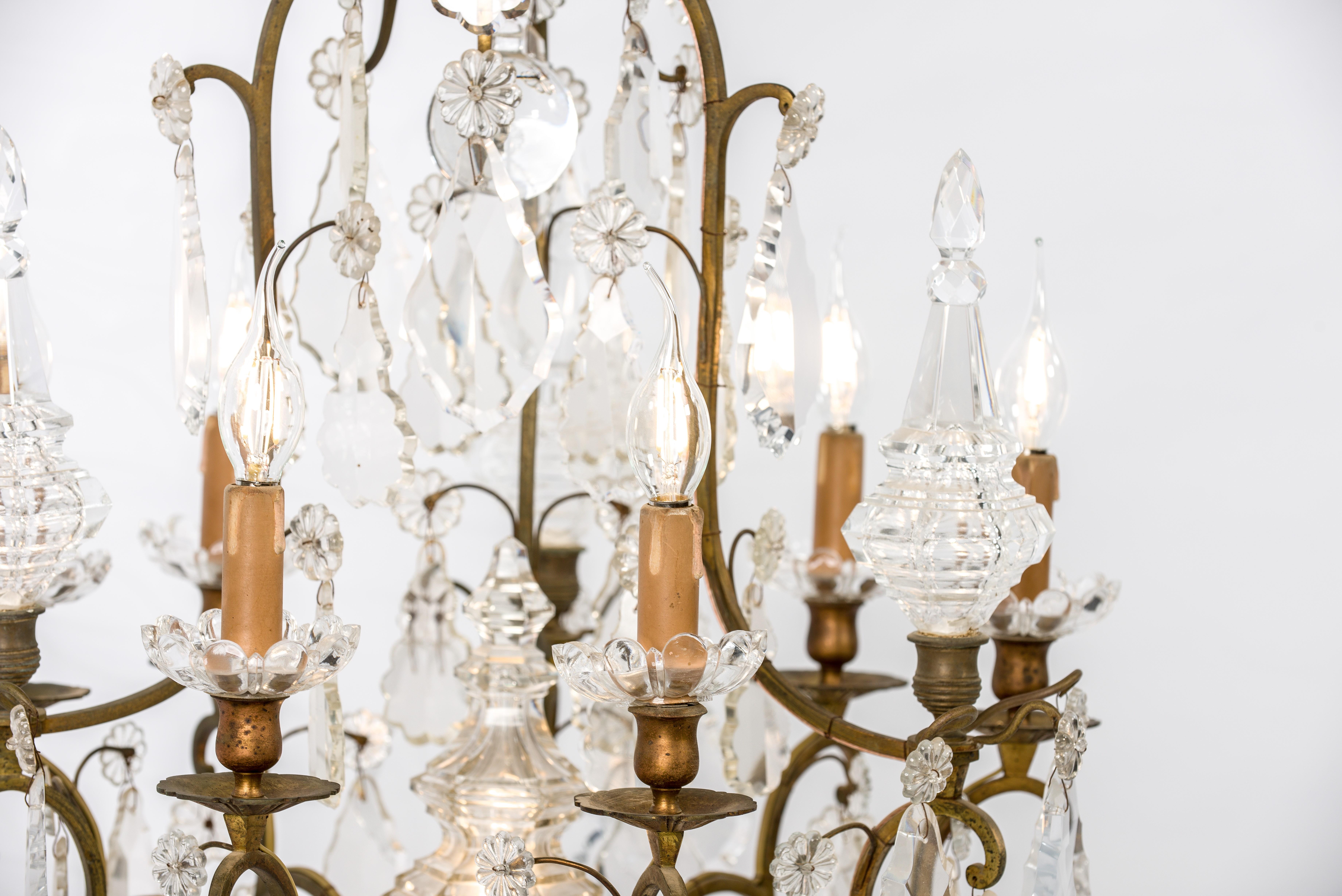 Antique 19th Century French Brass Chandelier with Cut Crystal Ornaments In Good Condition In Casteren, NL