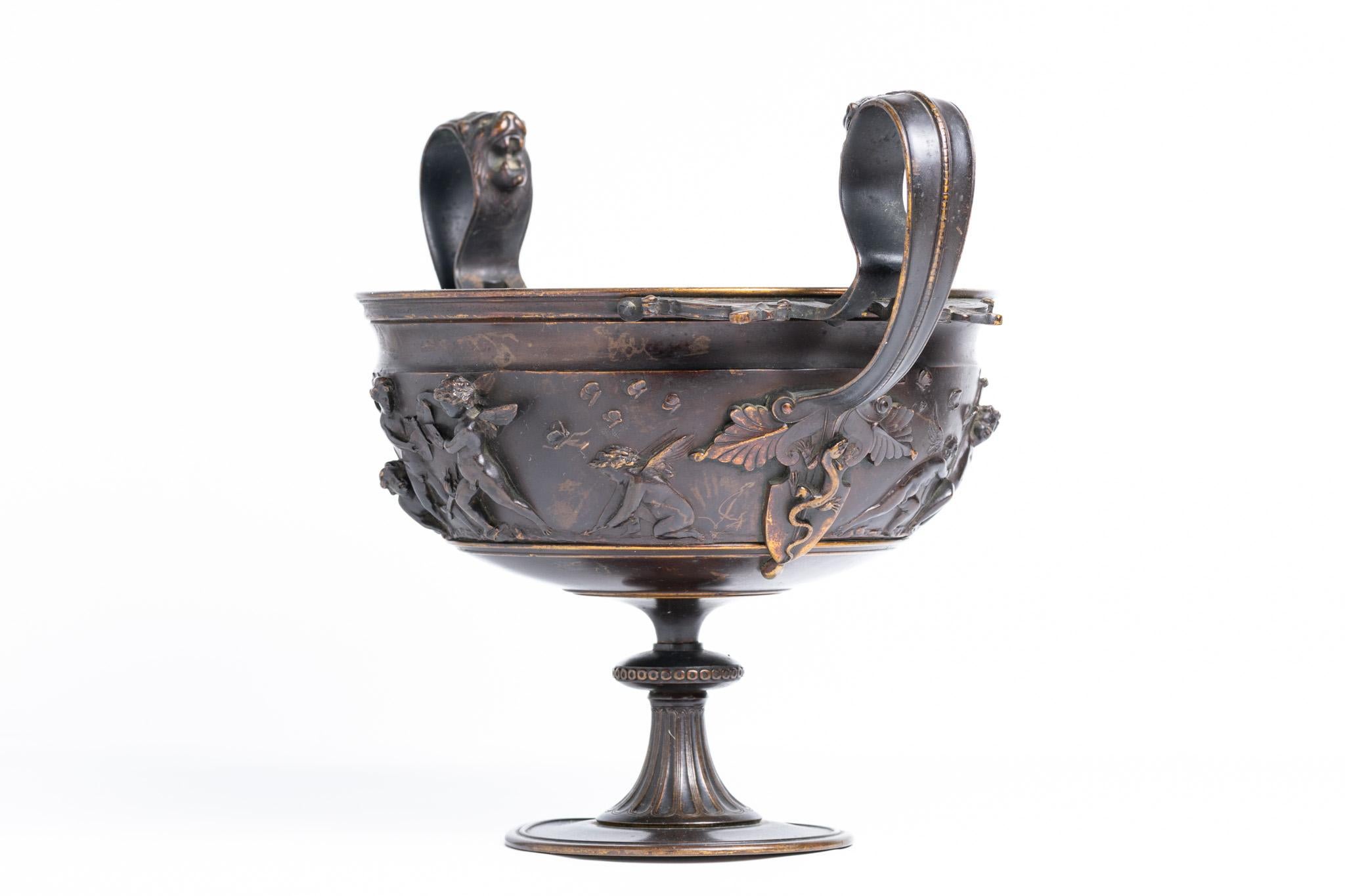 Antike französische Bronzeschale aus dem 19. Jahrhundert von Ferdinand Barbedienne für Damen oder Herren im Angebot