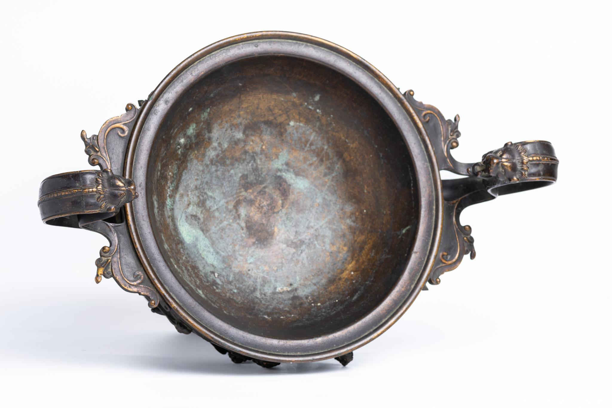 Antike französische Bronzeschale aus dem 19. Jahrhundert von Ferdinand Barbedienne im Angebot 4