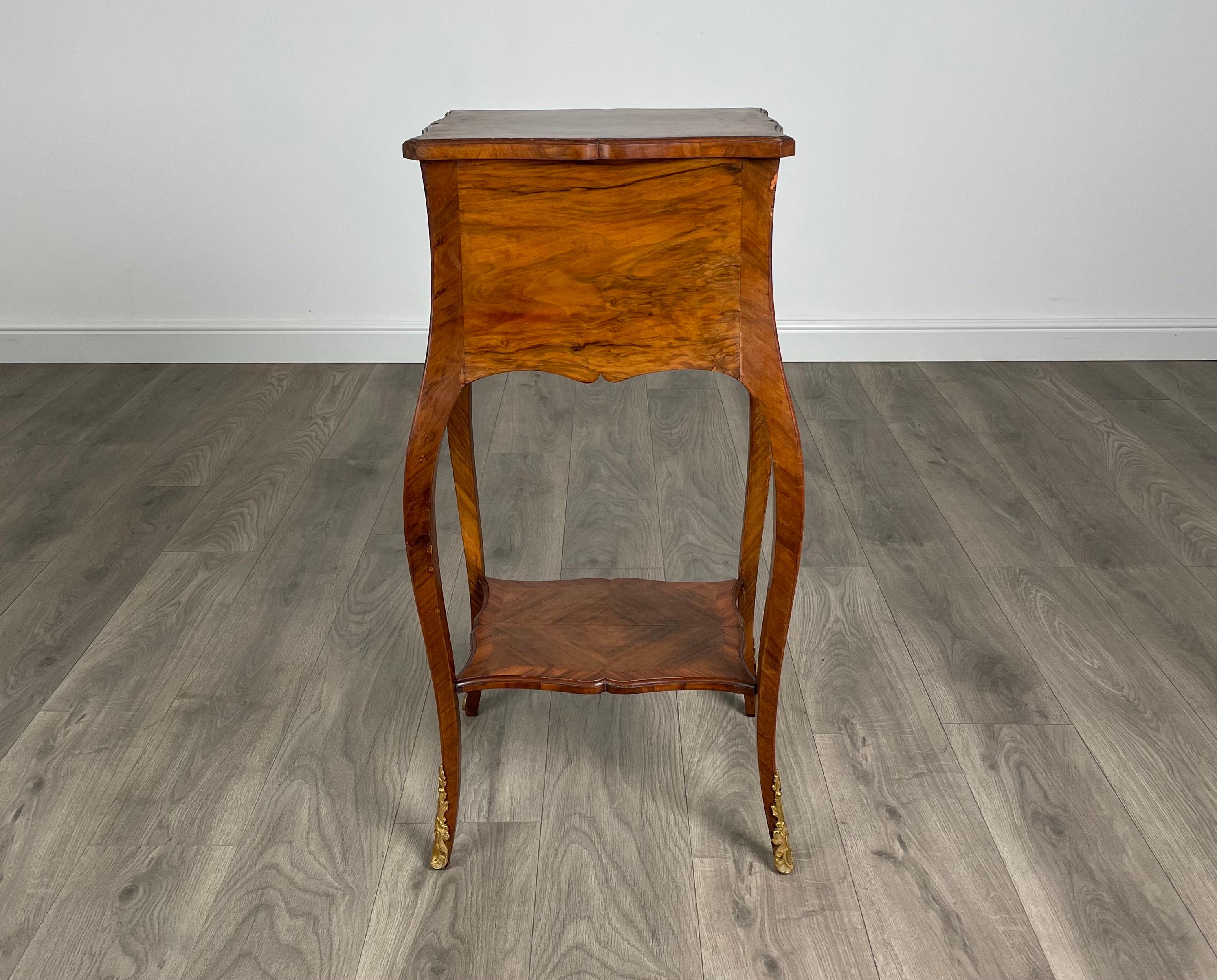 XIXe siècle Cabinet français ancien du 19ème siècle à Kingswood ( REF AF-1910 ) en vente