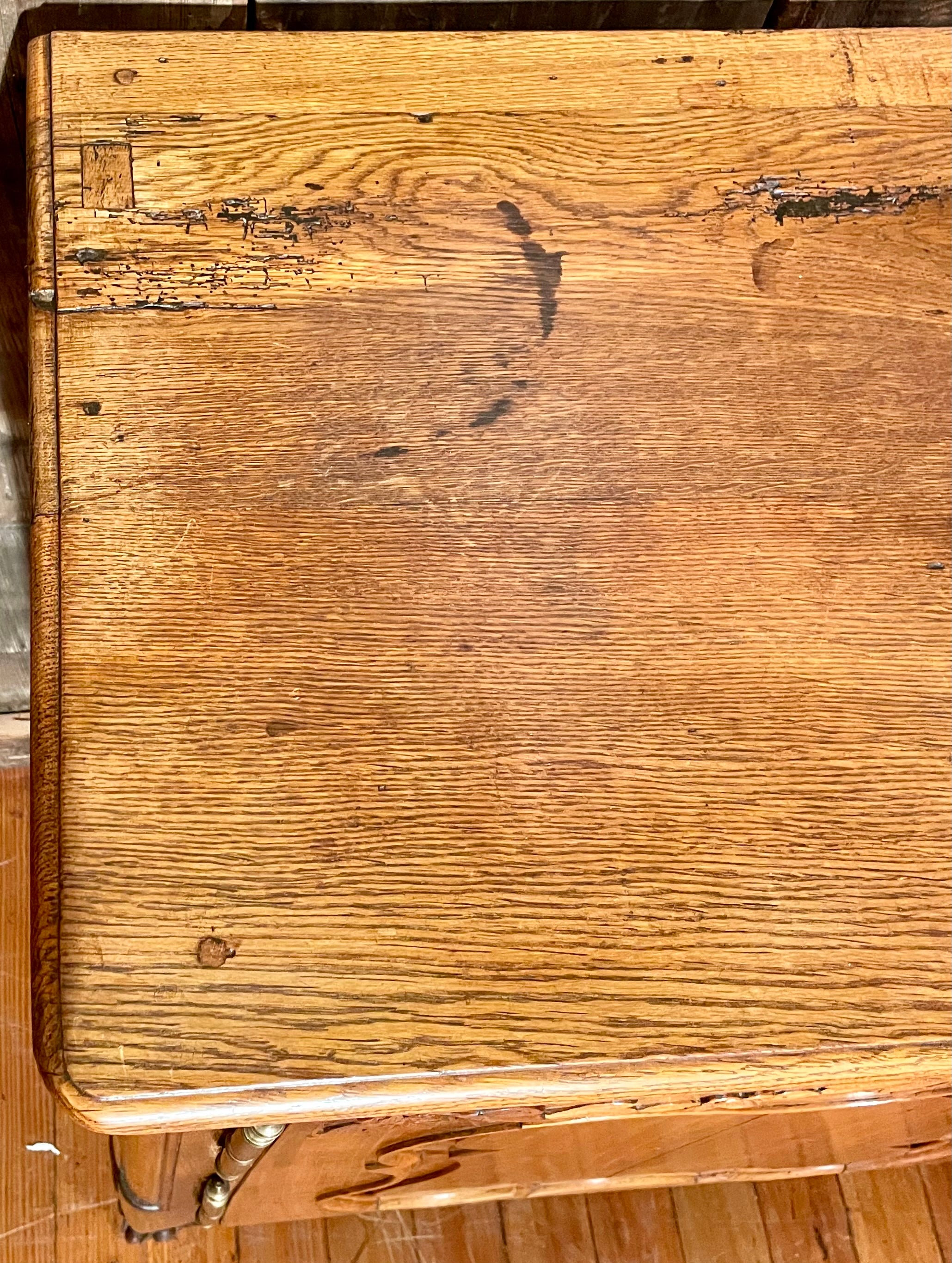 Antique French del XIX secolo, credenza in legno intagliato, CIRCA 1870-1880. in vendita 1