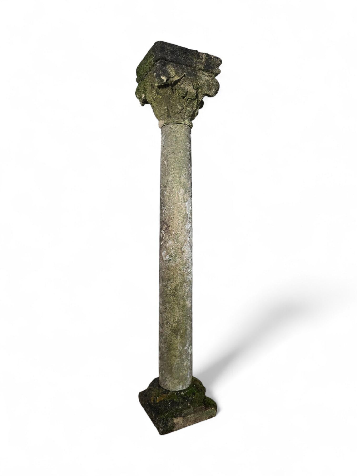 Antica colonna in pietra intagliata francese del XIX secolo in vendita 6