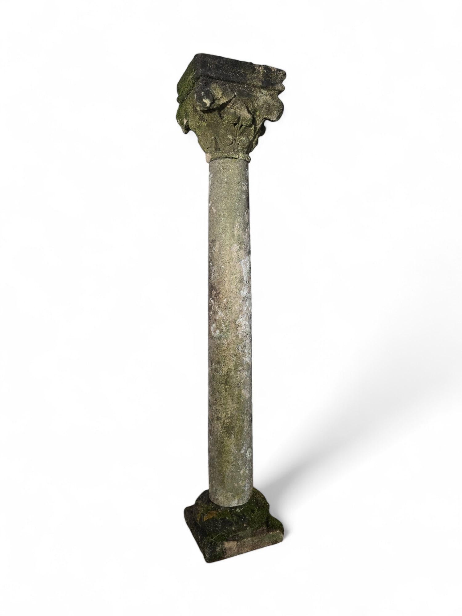 Antica colonna in pietra intagliata francese del XIX secolo in vendita 7