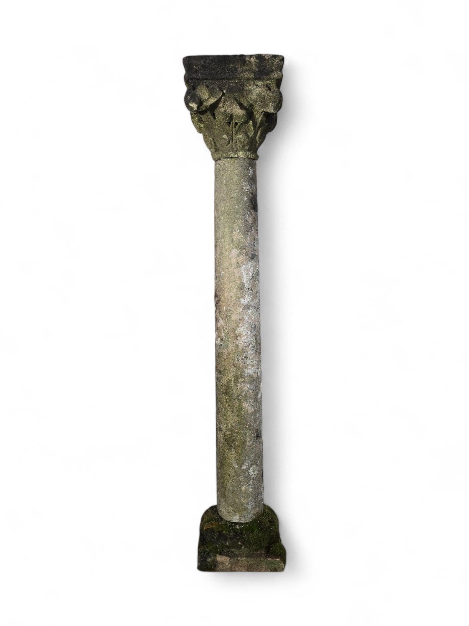 Antica colonna in pietra intagliata francese del XIX secolo in vendita 9