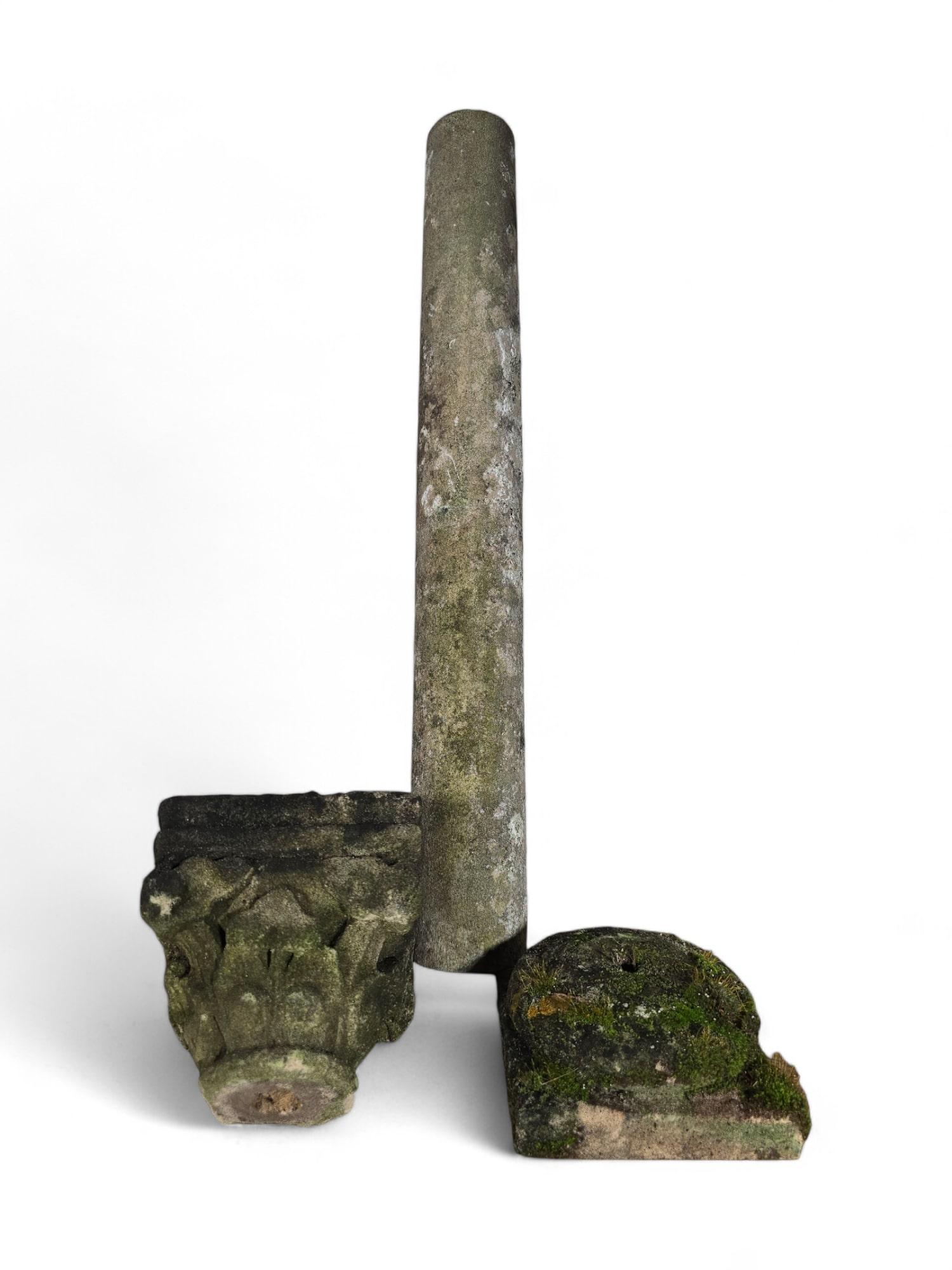 Antica colonna in pietra intagliata francese del XIX secolo In condizioni buone in vendita a Madrid, ES