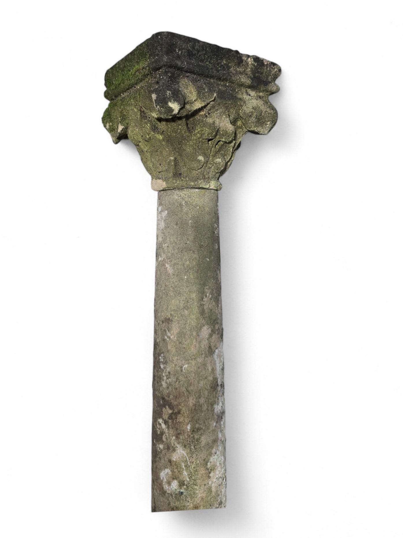 Antica colonna in pietra intagliata francese del XIX secolo in vendita 1