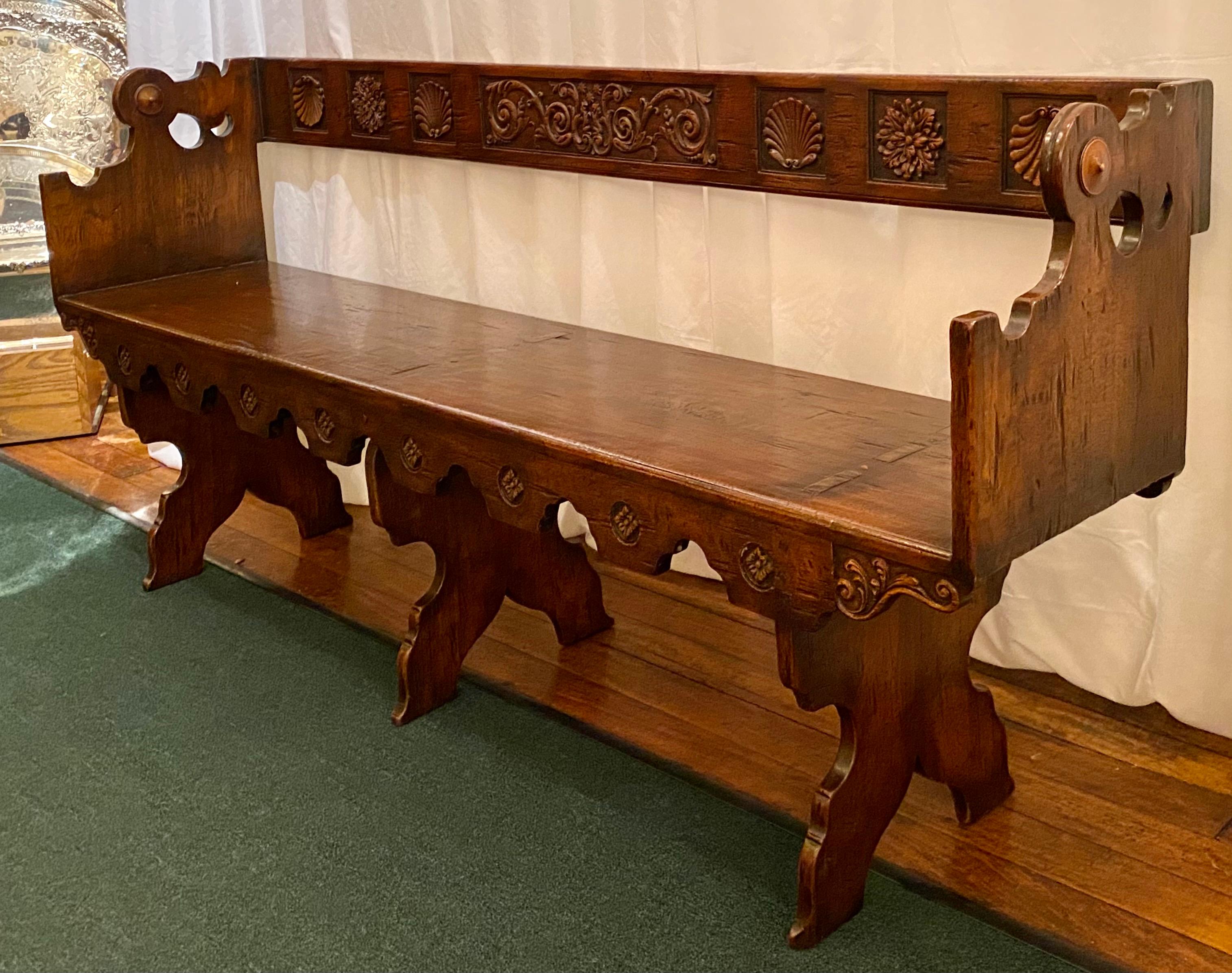 Antique 19th Century French Carved Walnut Banquette Bench, circa 1880 In Good Condition For Sale In New Orleans, LA