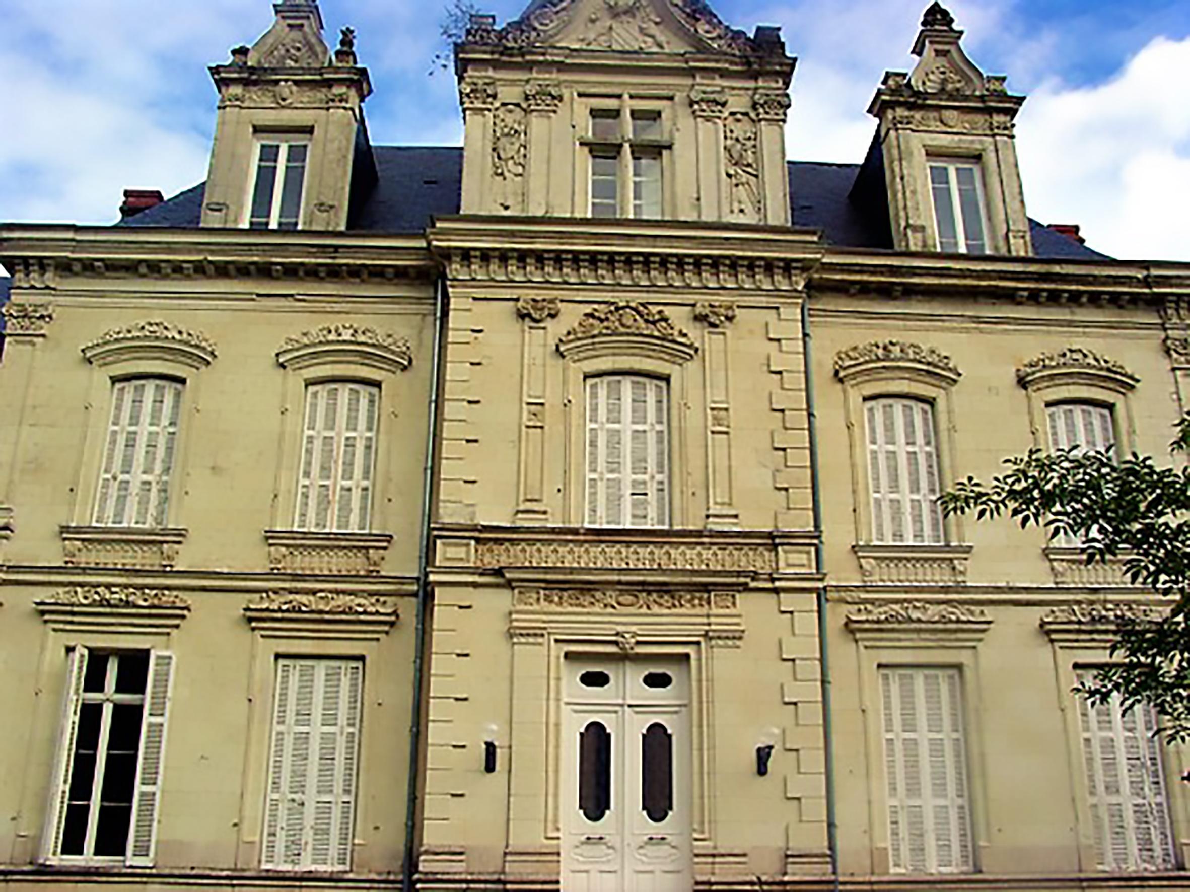 Ancienne salle de salon française du 19ème siècle en chêne à panneaux 