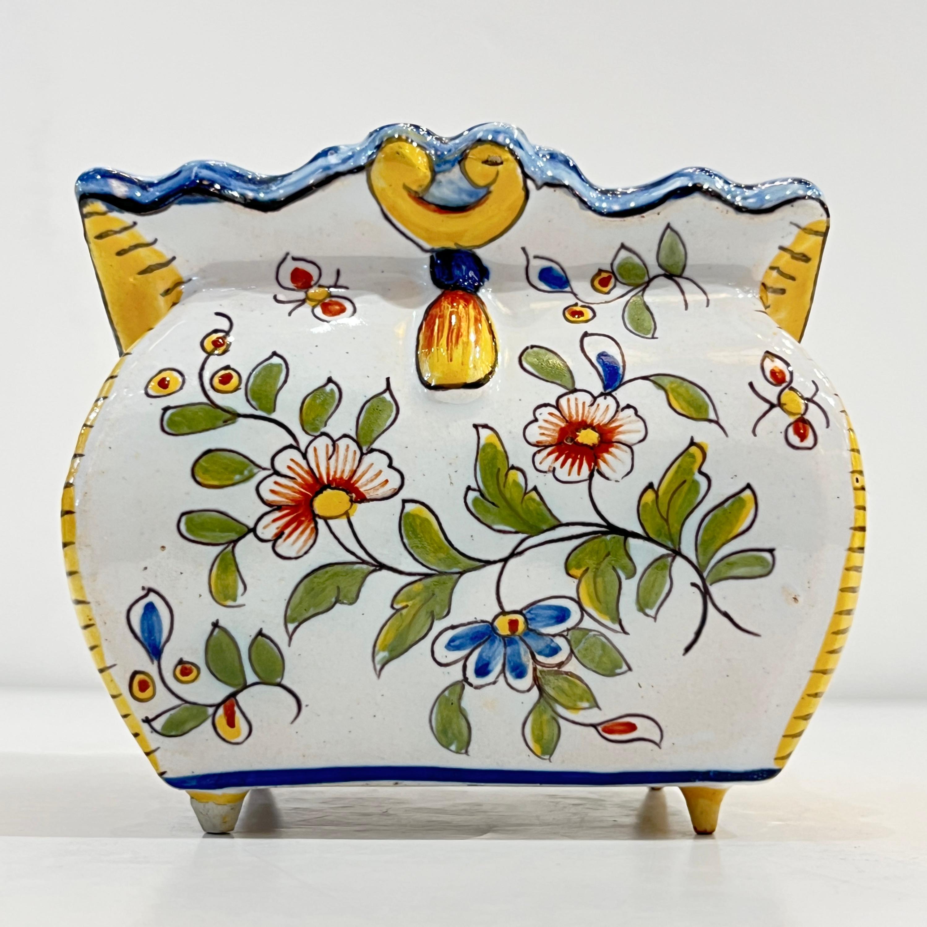 20ième siècle Antique Vase à fleurs en céramique jaune blanc bleu de Desvres du 19ème siècle français en vente