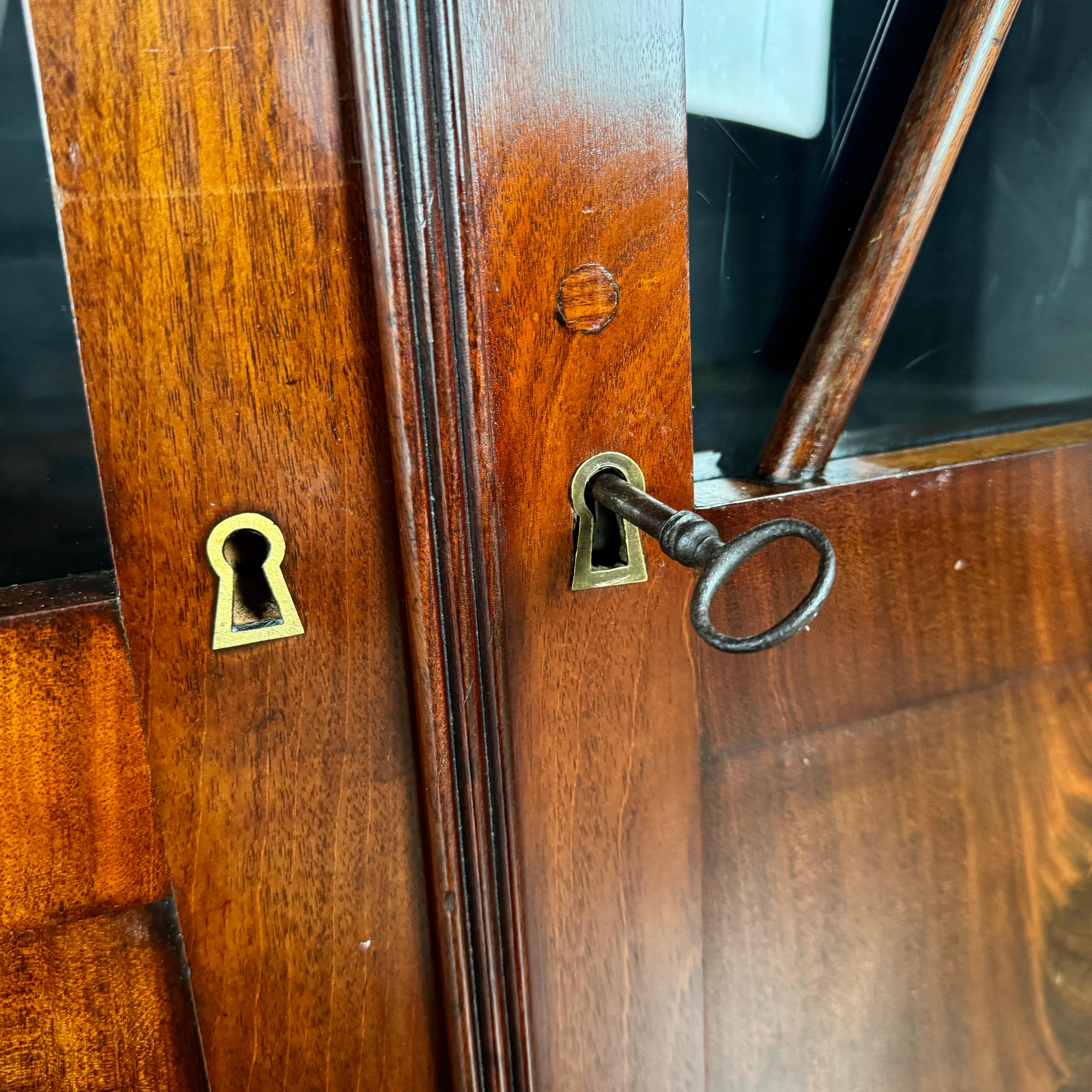 Vitrine française ancienne du 19ème siècle en acajou (REF AF-3227) en vente 8