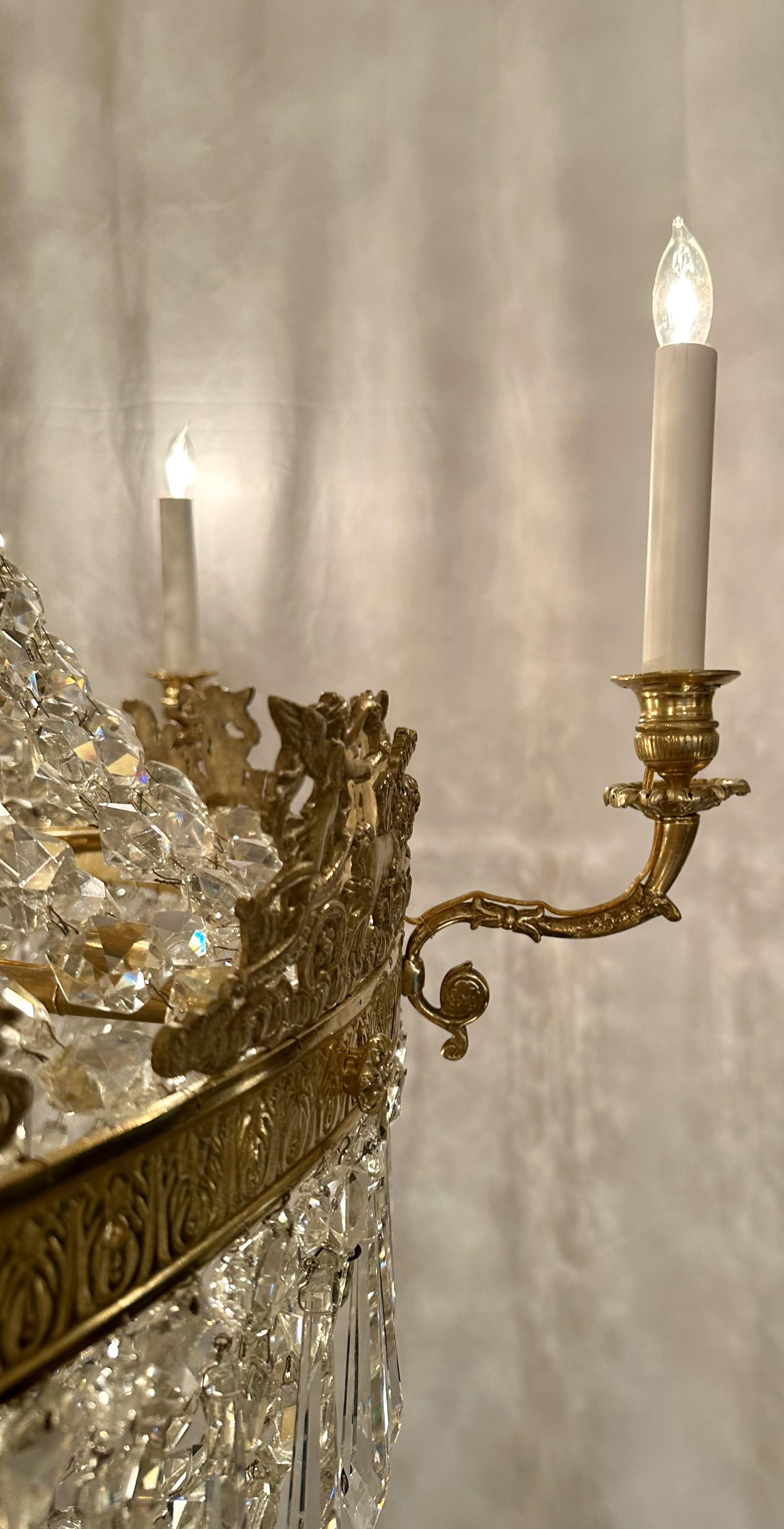 XIXe siècle Lustre ancien du 19ème siècle en cristal de Baccarat et bronze doré. en vente
