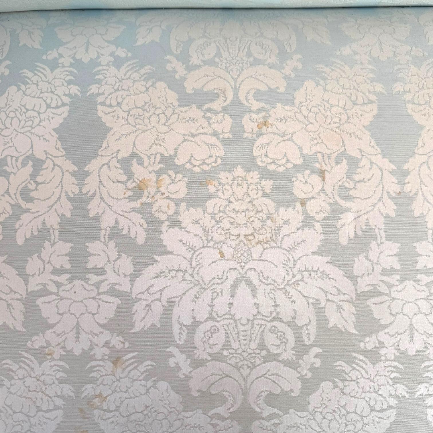 Divano in mogano a fiamma impero francese del XIX secolo con dettagli intagliati in vendita 9