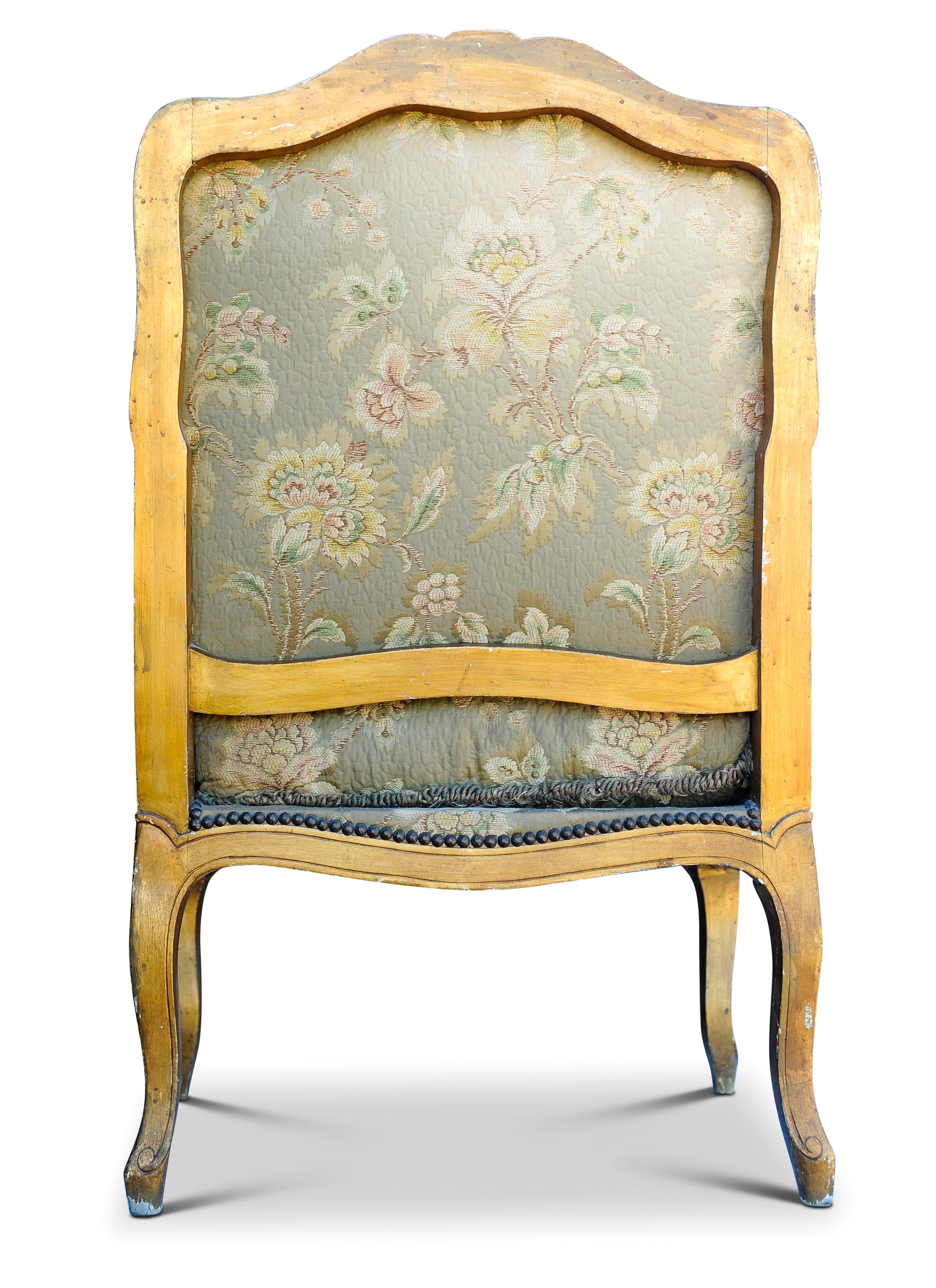 Antiker französischer vergoldeter Bergere-Sessel des 19. Jahrhunderts mit Nietendetails (Messing) im Angebot