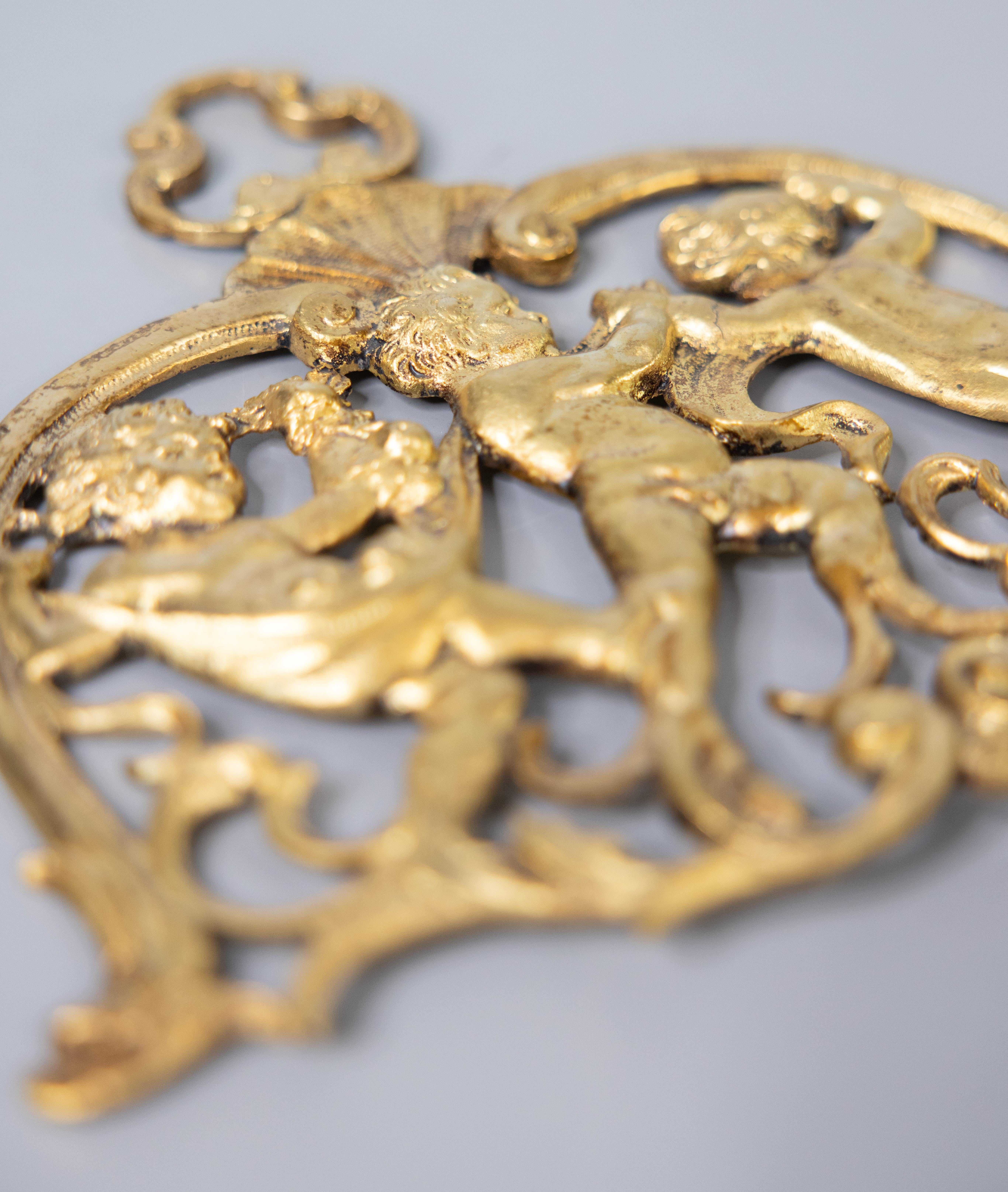 19th Century French Gilt Bronze Cherubim Putti Wall Ornament Appliqué In Good Condition For Sale In Pearland, TX